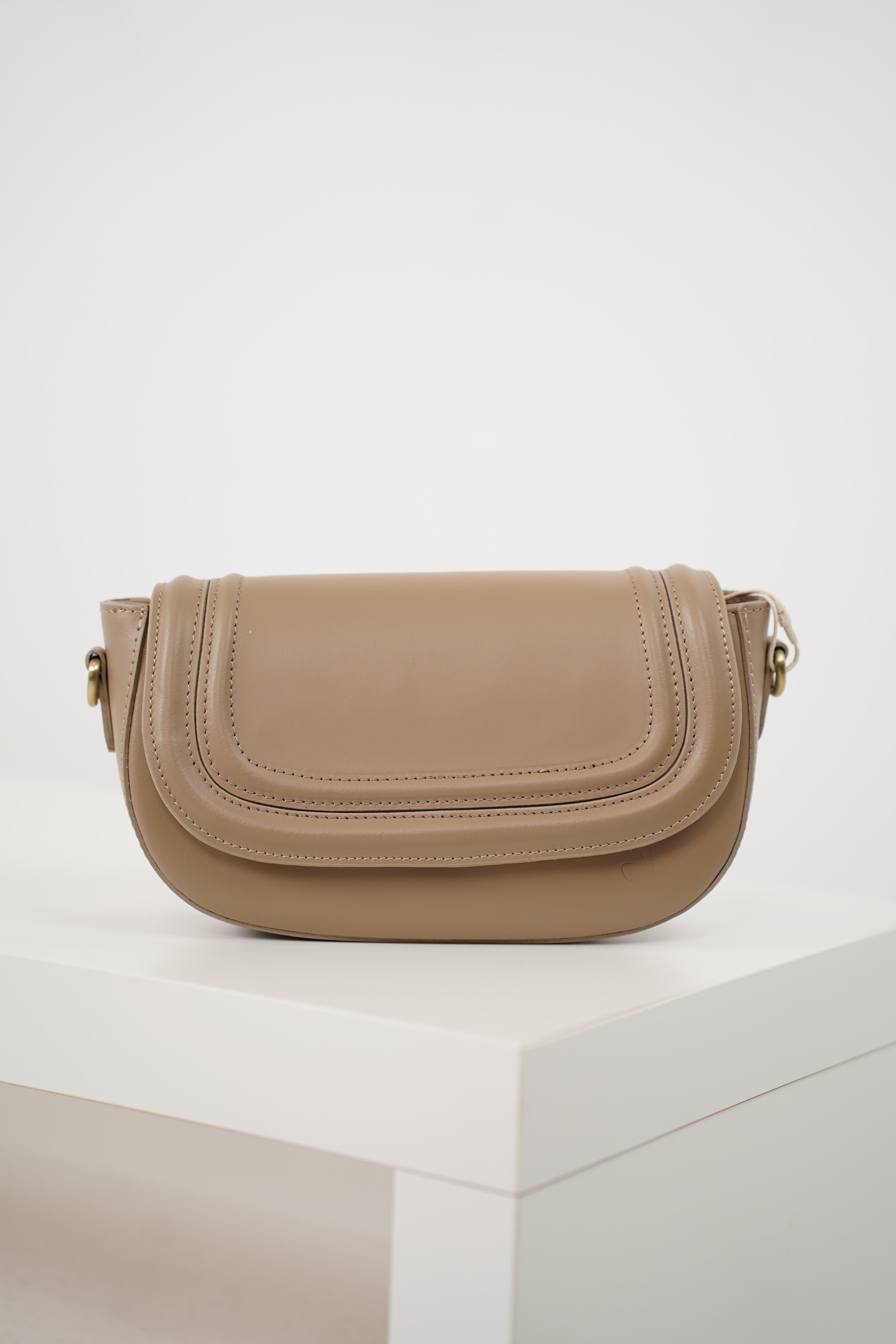 Zira Bag – Taupe Italian Leather Saddle Bag