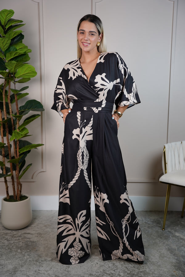 Esme Jumpsuit – Effortless Glam in a Flowing Statement Silhouette