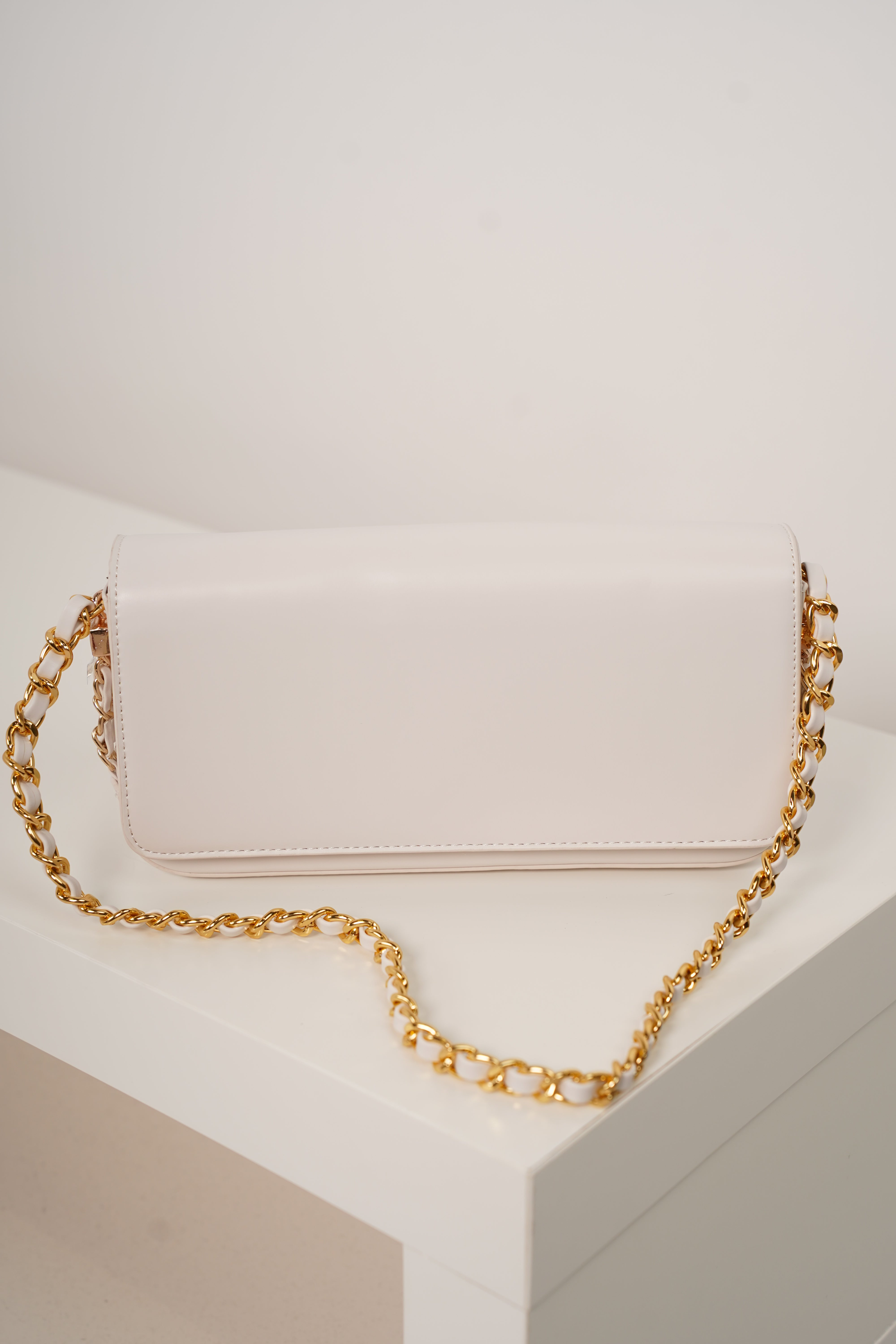 Dalen Clutch – Sleek Cream Mini Shoulder Bag with Gold Chain