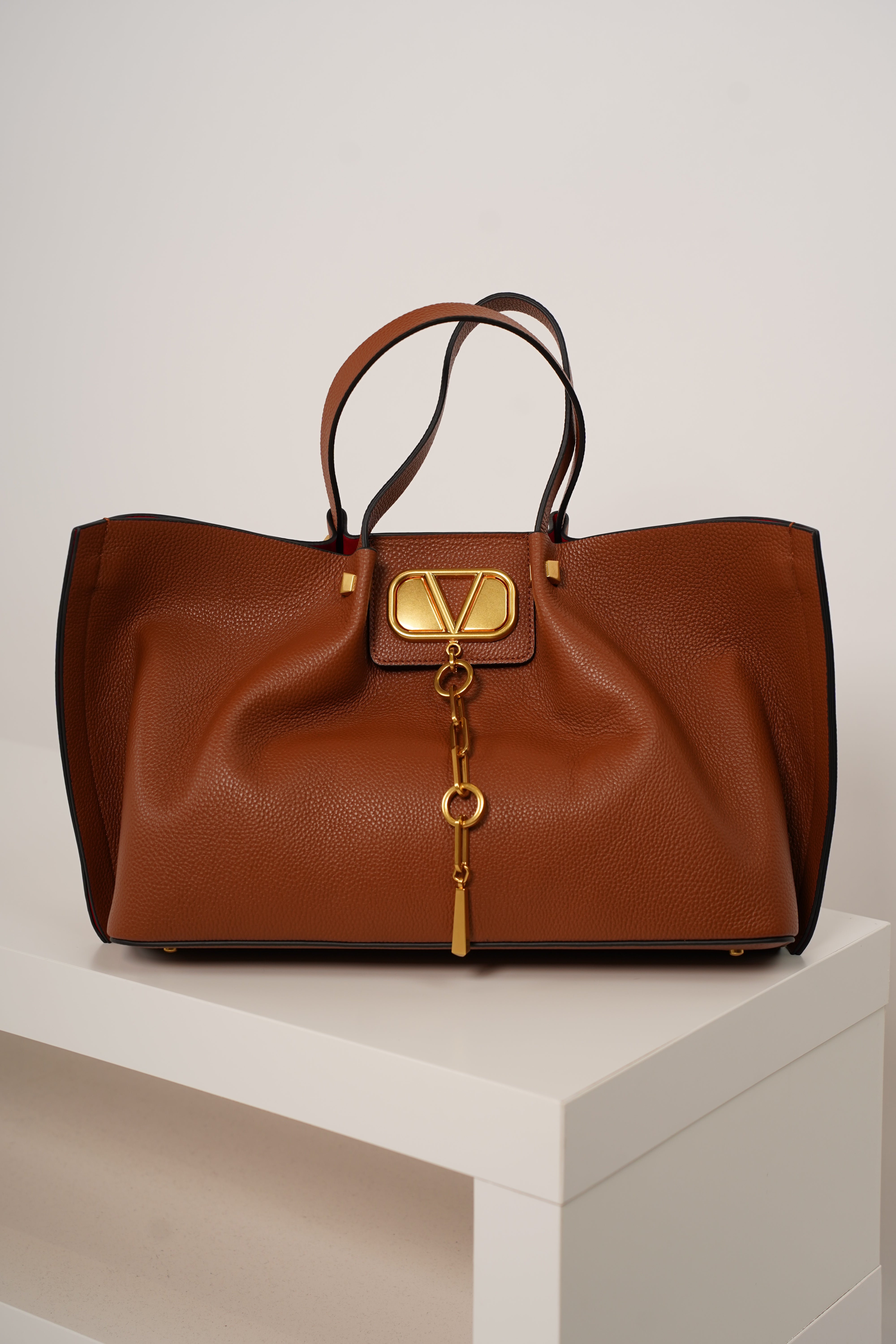 Meliz Tote Bag – Luxe Black Carryall with Gold Hardware and Red Interior