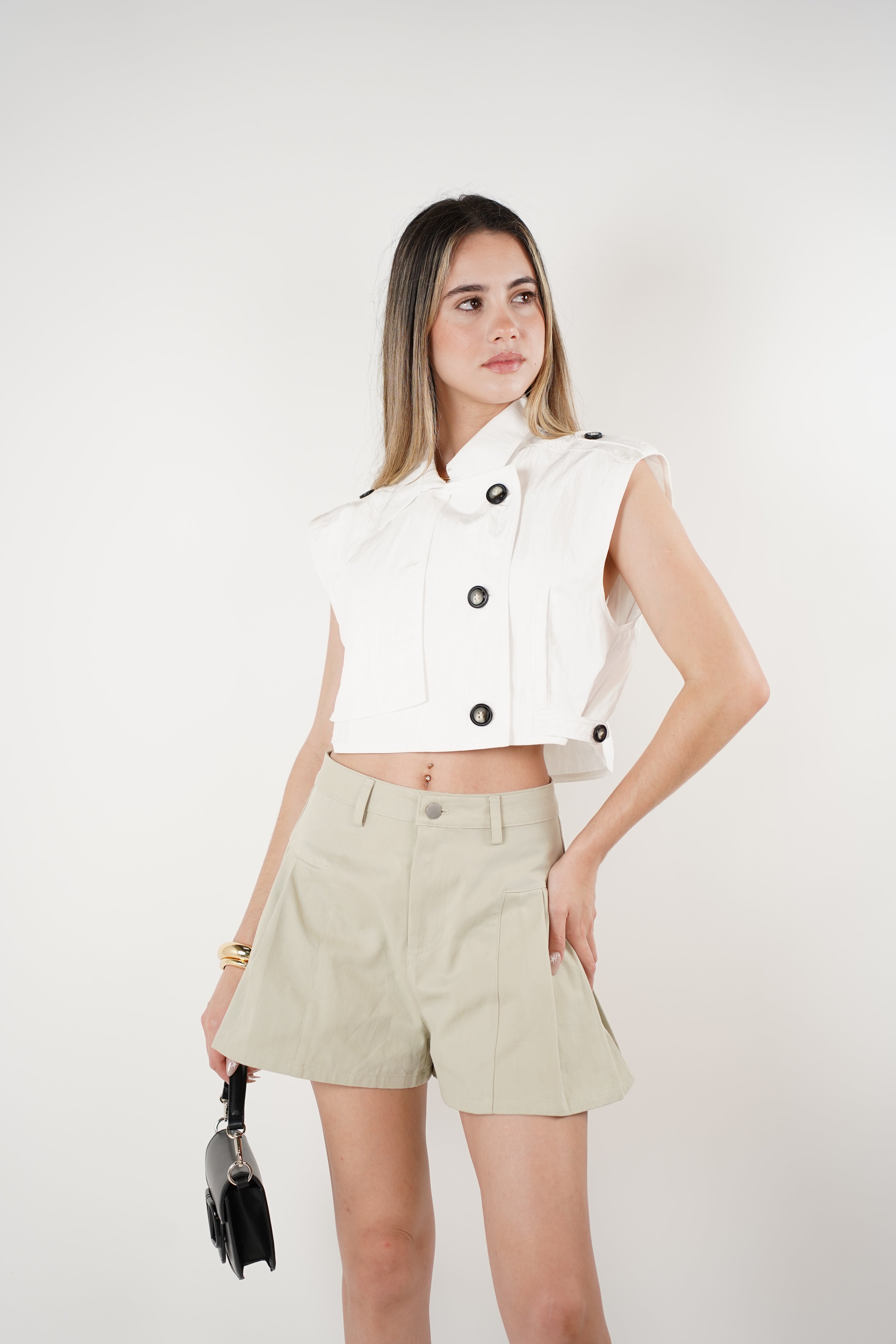 Dirae Pleated Mini Shorts – Light Olive High-Waisted Shorts with Tailored Detail