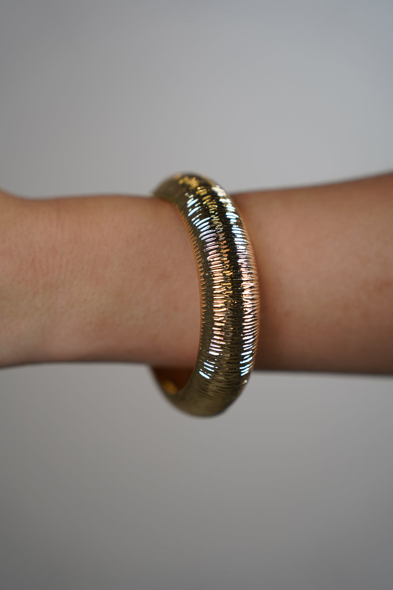 Sora Lined Textured Bracelet – Sleek Gold Shine with Modern Detail