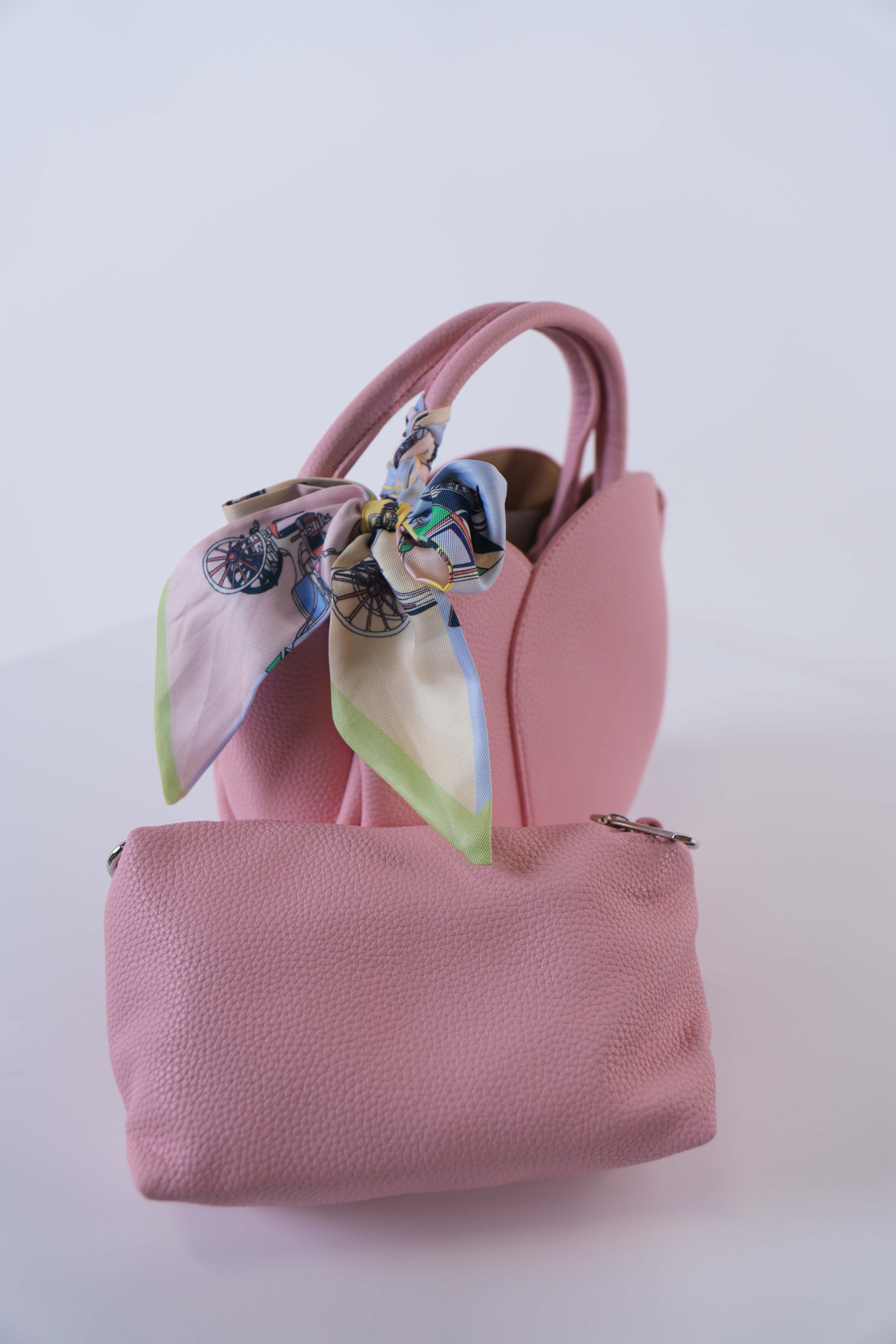 Kylyn Bucket Handbag