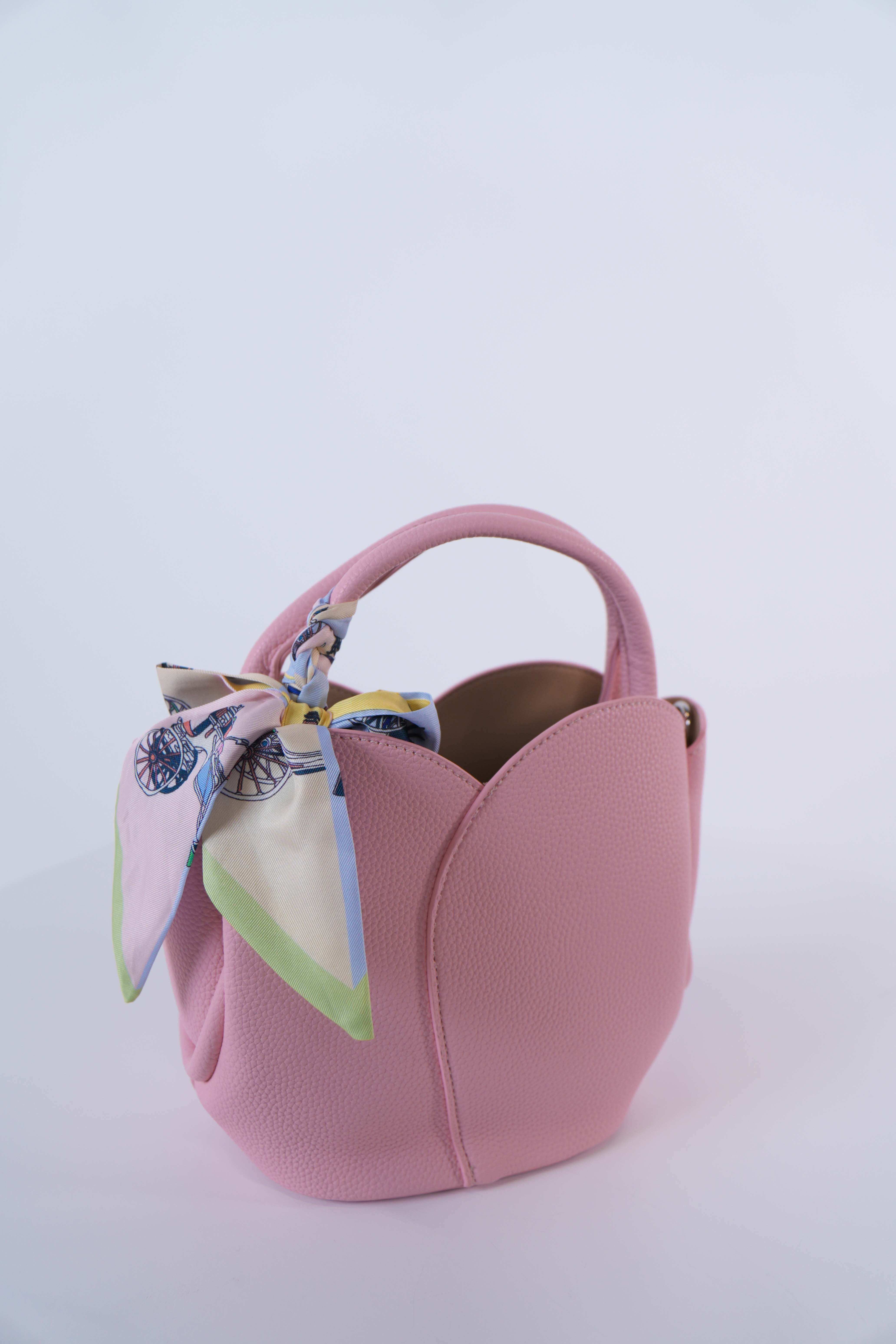 Kylyn Bucket Handbag