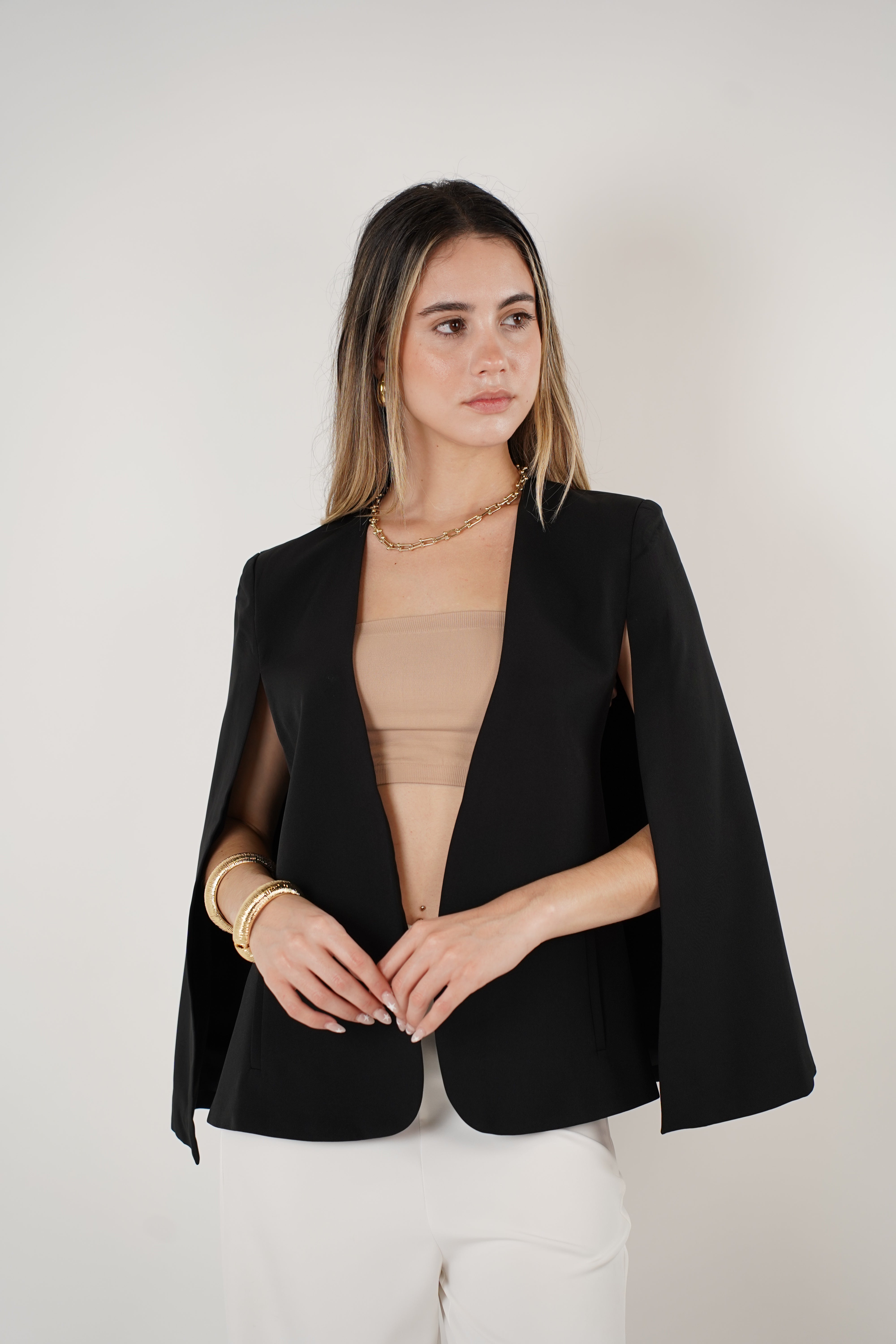 Rynel Blazer Cape – Bold Elegance with a Power Cape Twist