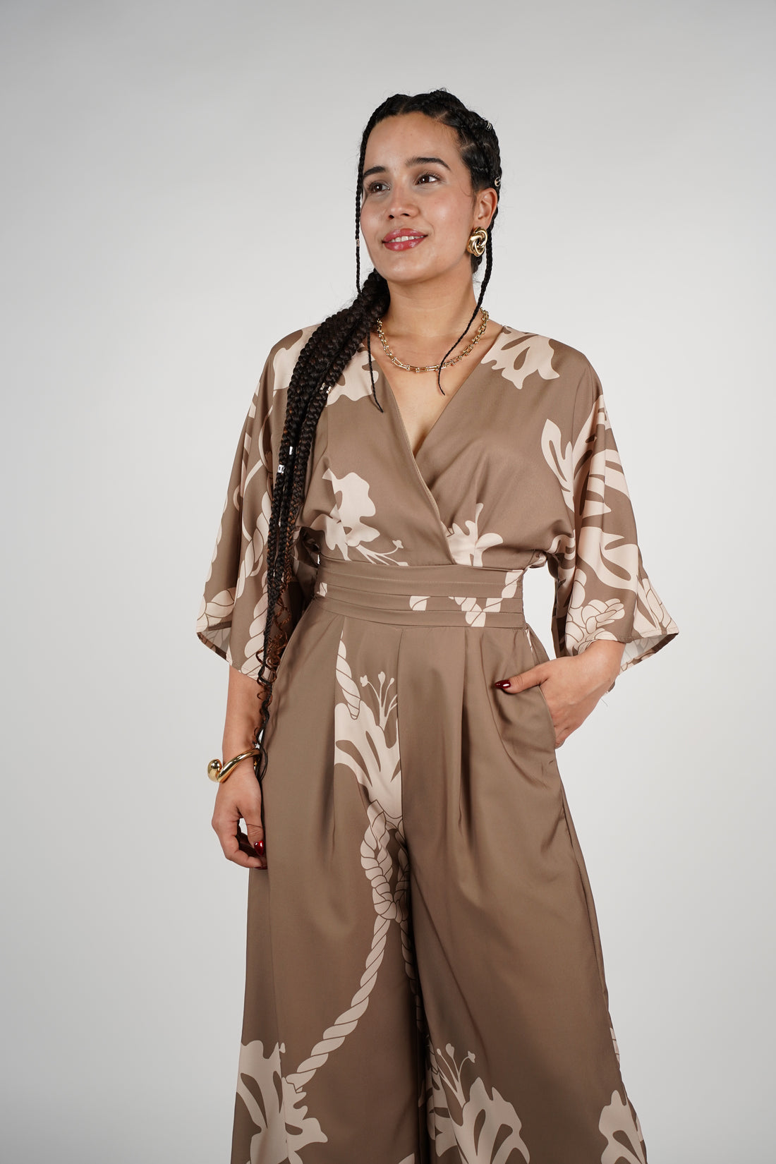 Mirael Jumpsuit – Wide-Leg Wrap Look in Floral Taupe