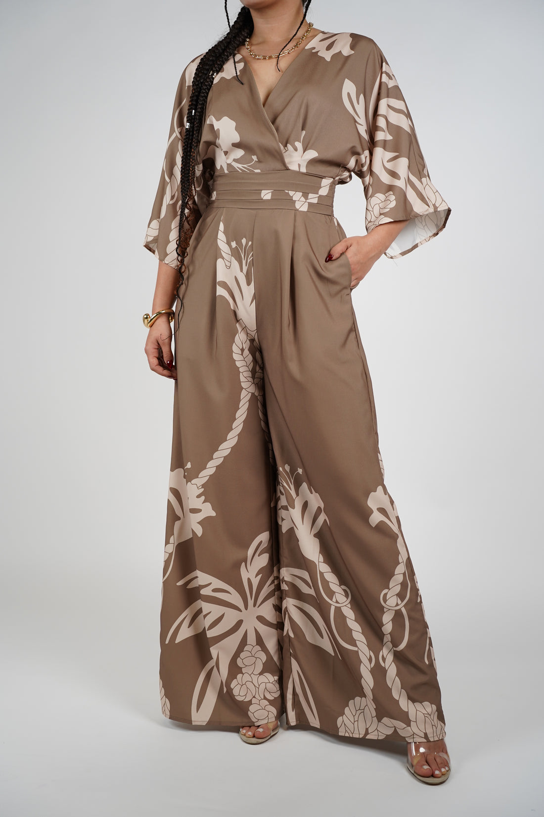 Mirael Jumpsuit – Wide-Leg Wrap Look in Floral Taupe