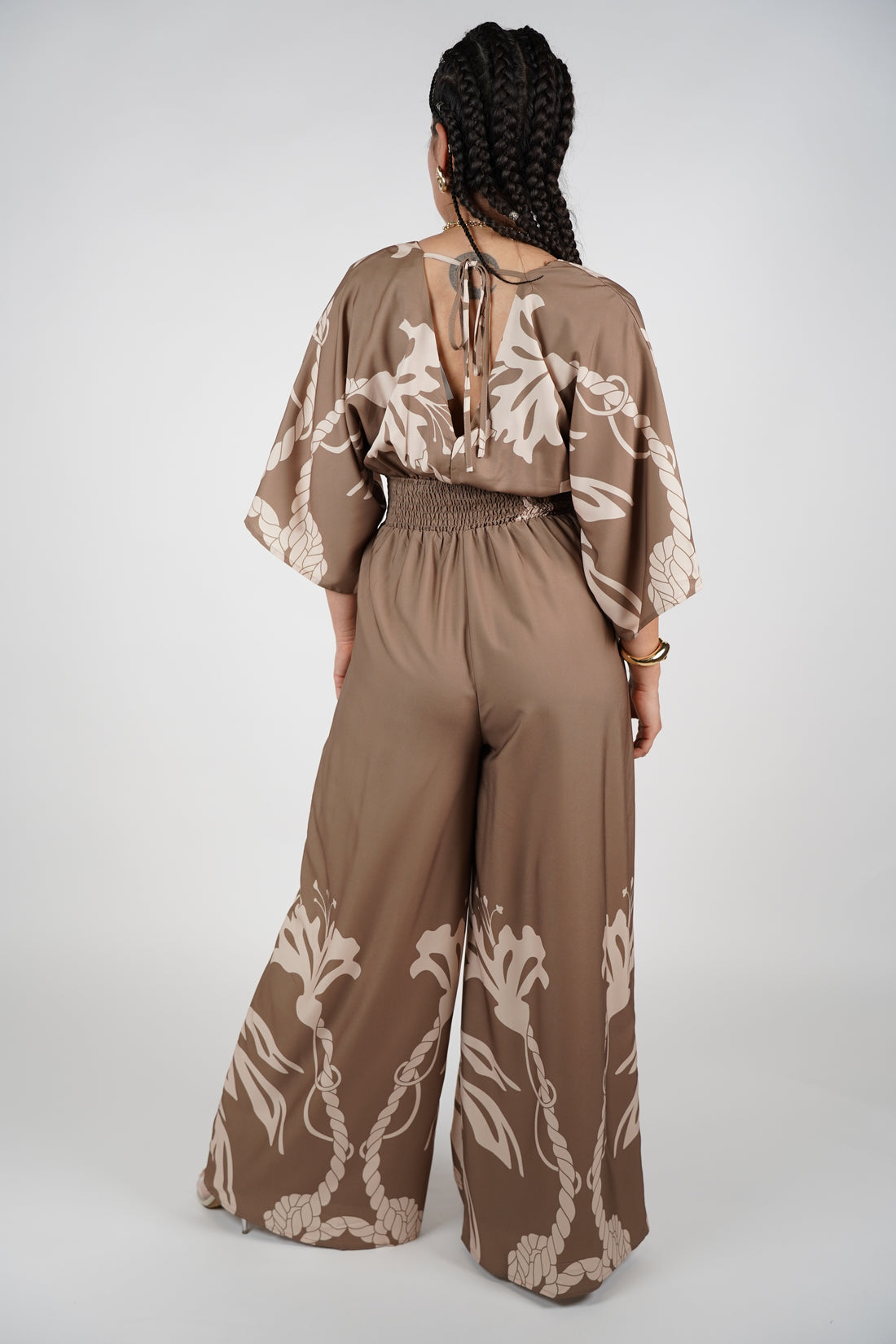 Mirael Jumpsuit – Wide-Leg Wrap Look in Floral Taupe