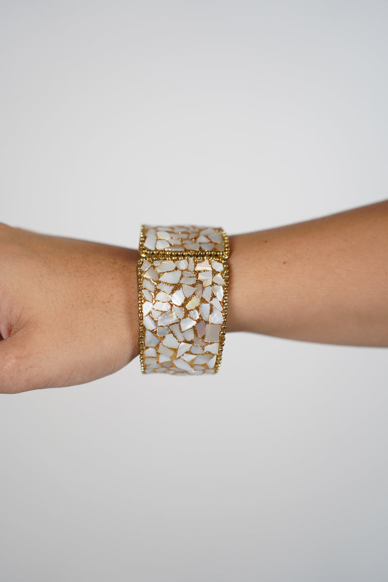 Zani Chunky Bracelet – Mosaic Pearl-Inspired Statement Cuff
