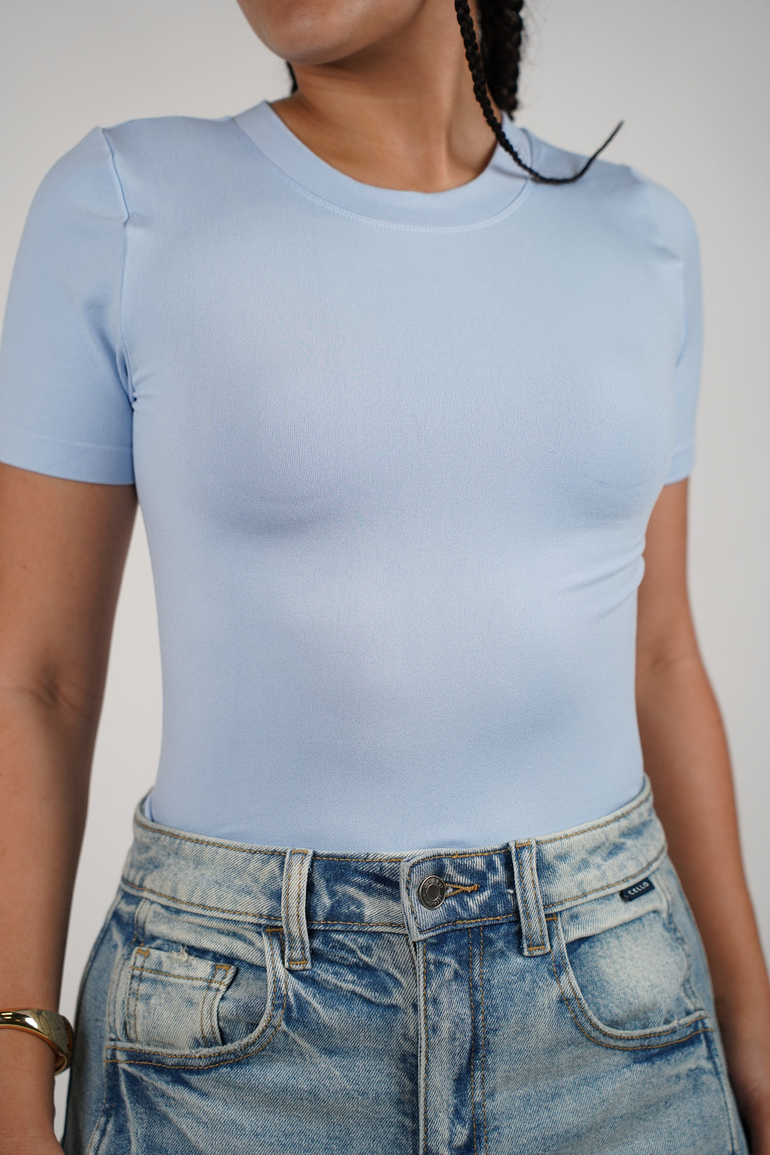 Body de manga corta con cuello redondo