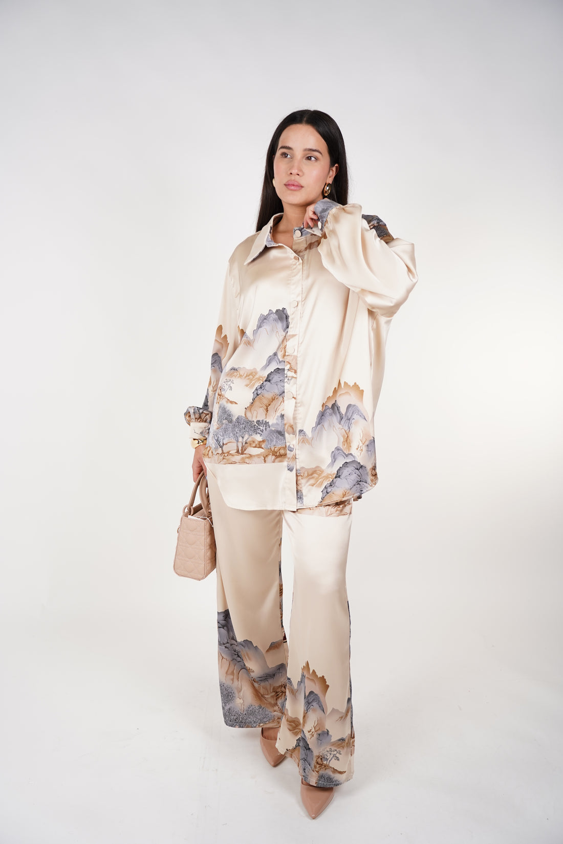 Lunare Stamped Pants Set – Elegant Satin Two-Piece Luxe Look