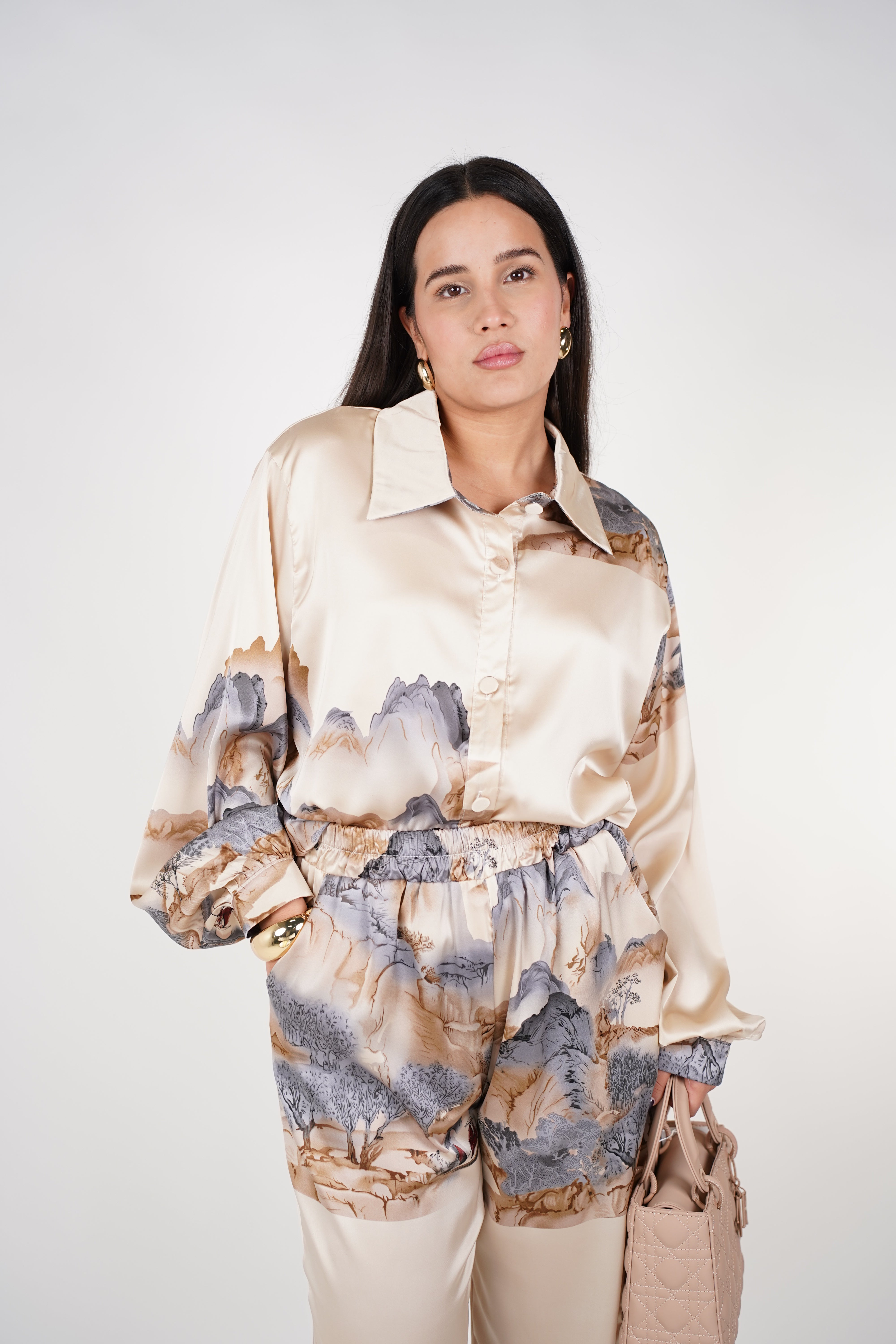 Lunare Stamped Pants Set – Elegant Satin Two-Piece Luxe Look