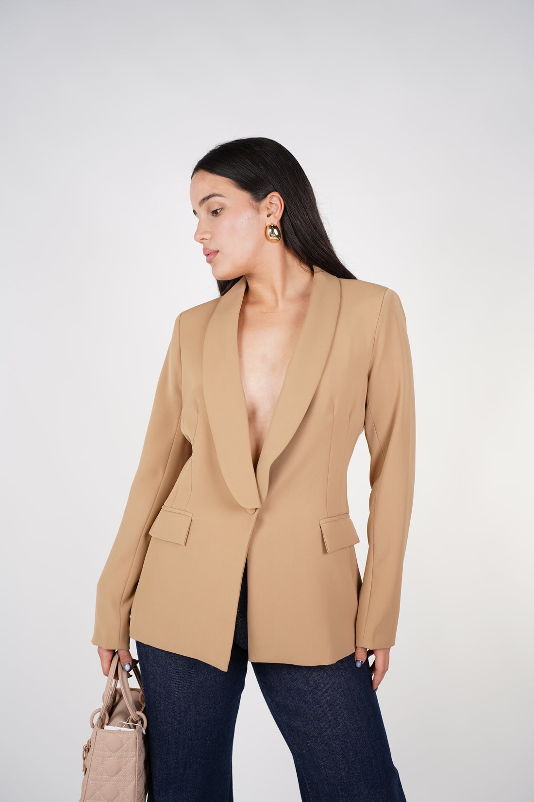 Vesla Solid Blazer – Chic, Clean & Timeless