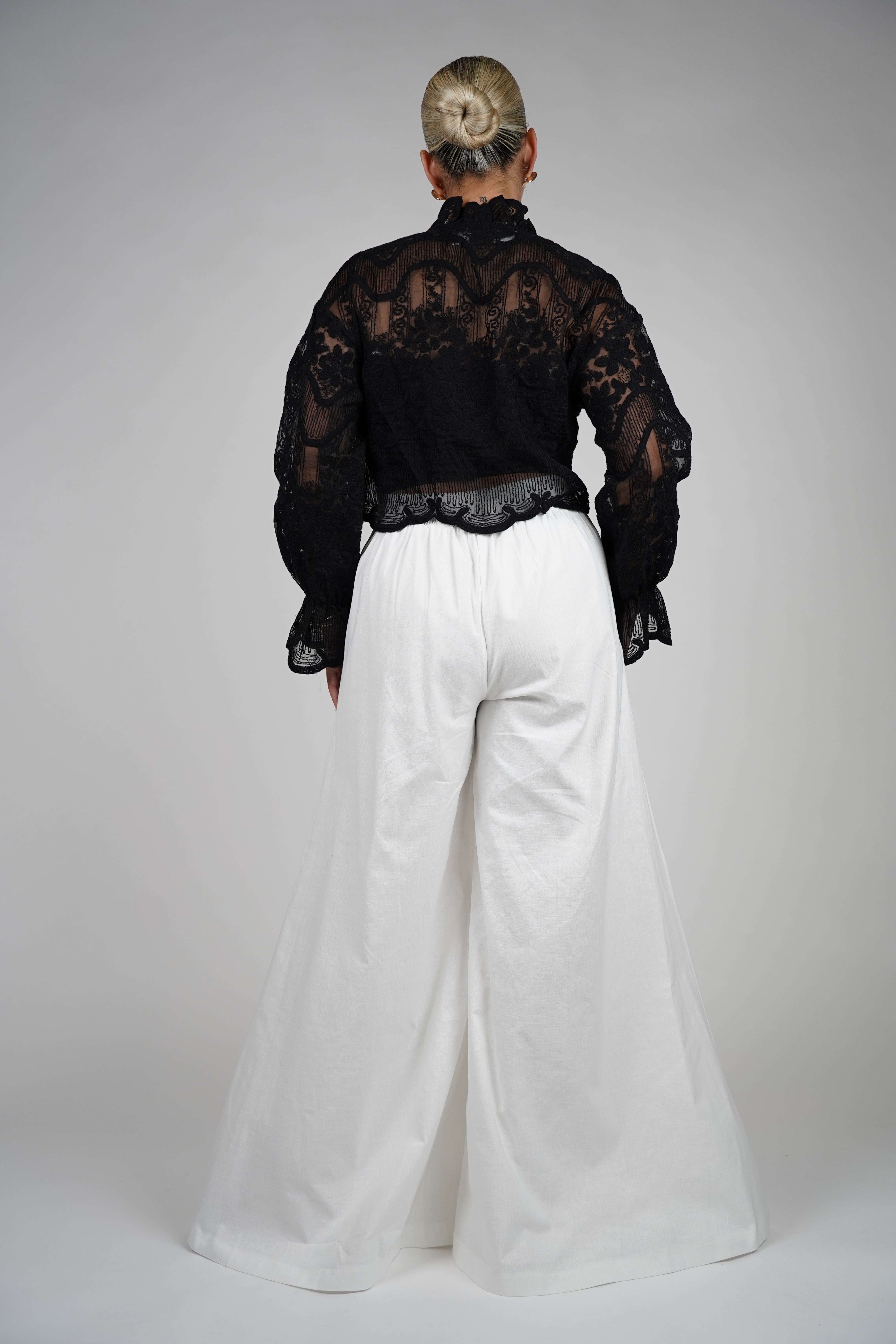 Jina Flowy Pants – Crisp Wide-Leg Statement