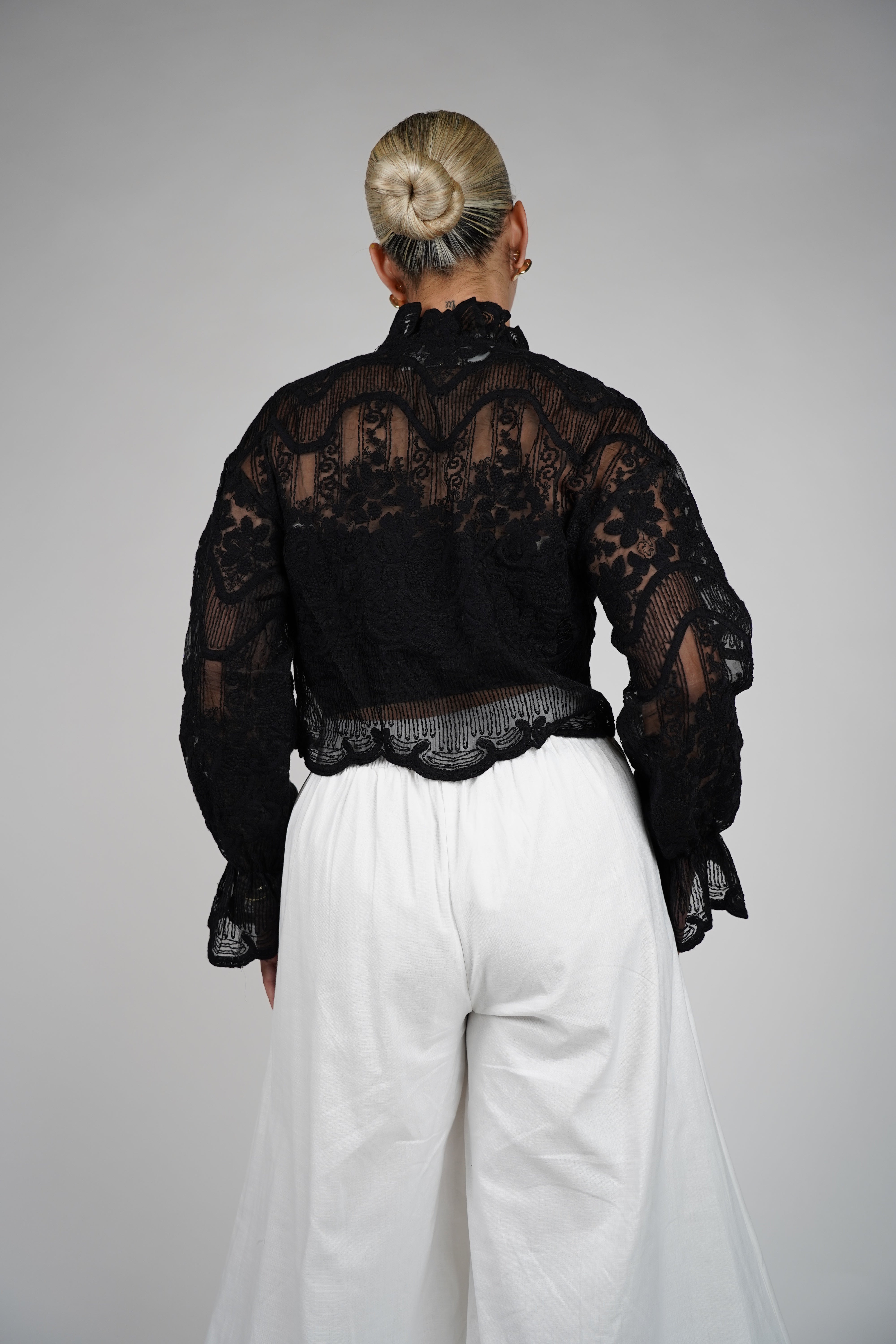 Jina Flowy Pants – Crisp Wide-Leg Statement