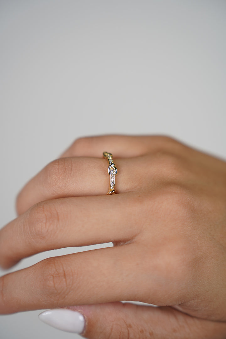 Laurel Multiknot Ring – Elegant Twisted Detail Gold Band