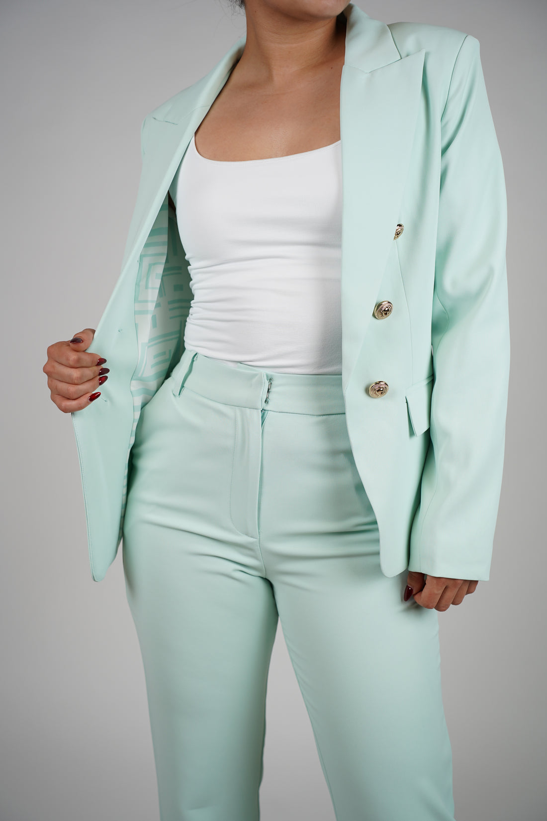 Omri Blazer – Soft Mint Power with a Polished Edge