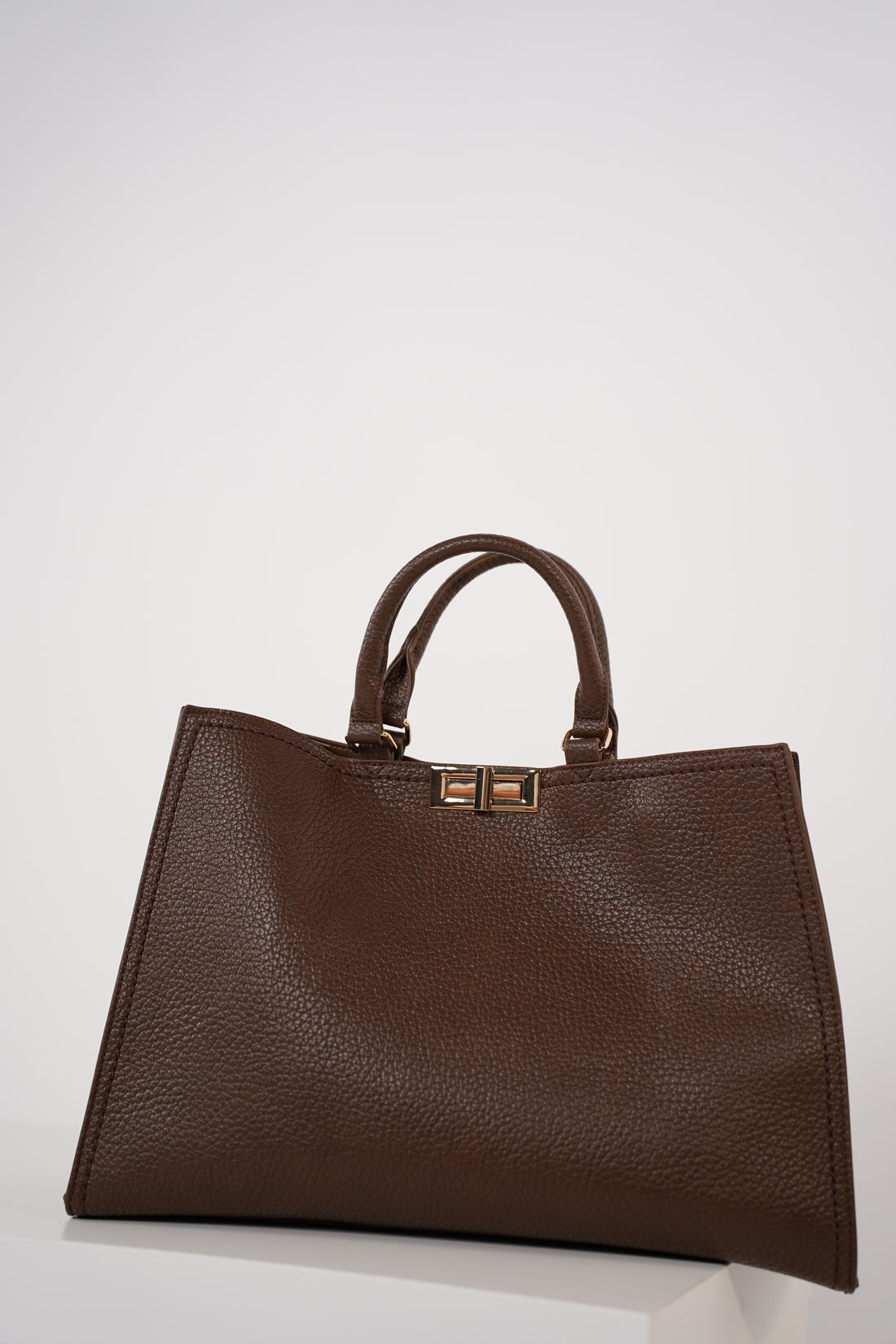 Vanyae Tote Bag – Classic Elegance in Every Detail