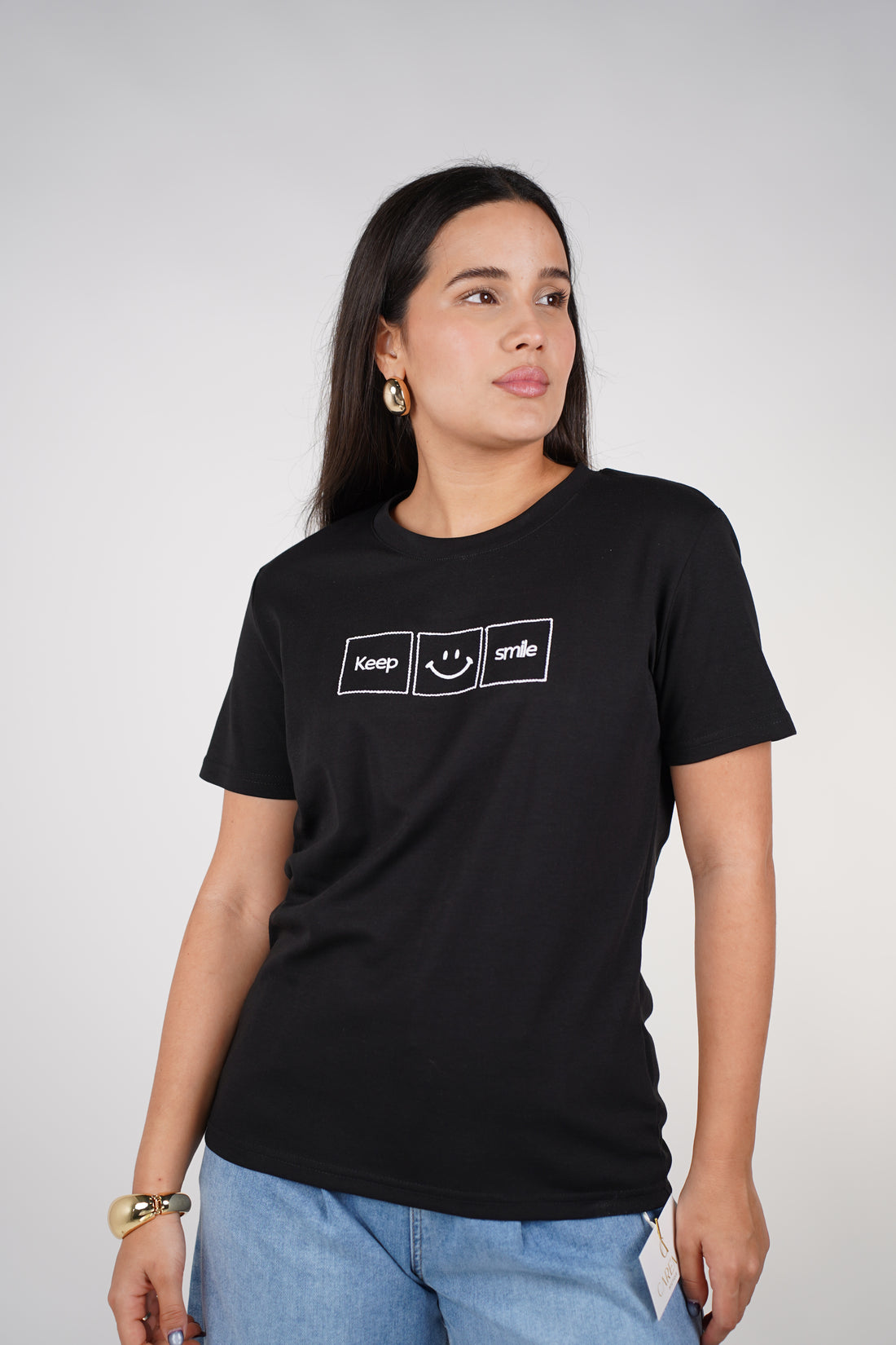 Keep Smiling T-Shirt – Minimal, Uplifting & Everyday Cute