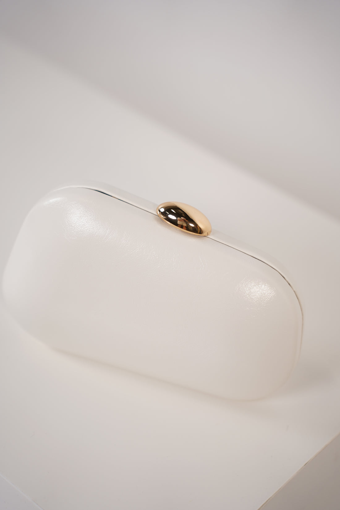 Cianan Clutch – Elegant, Minimal & Timelessly Chic