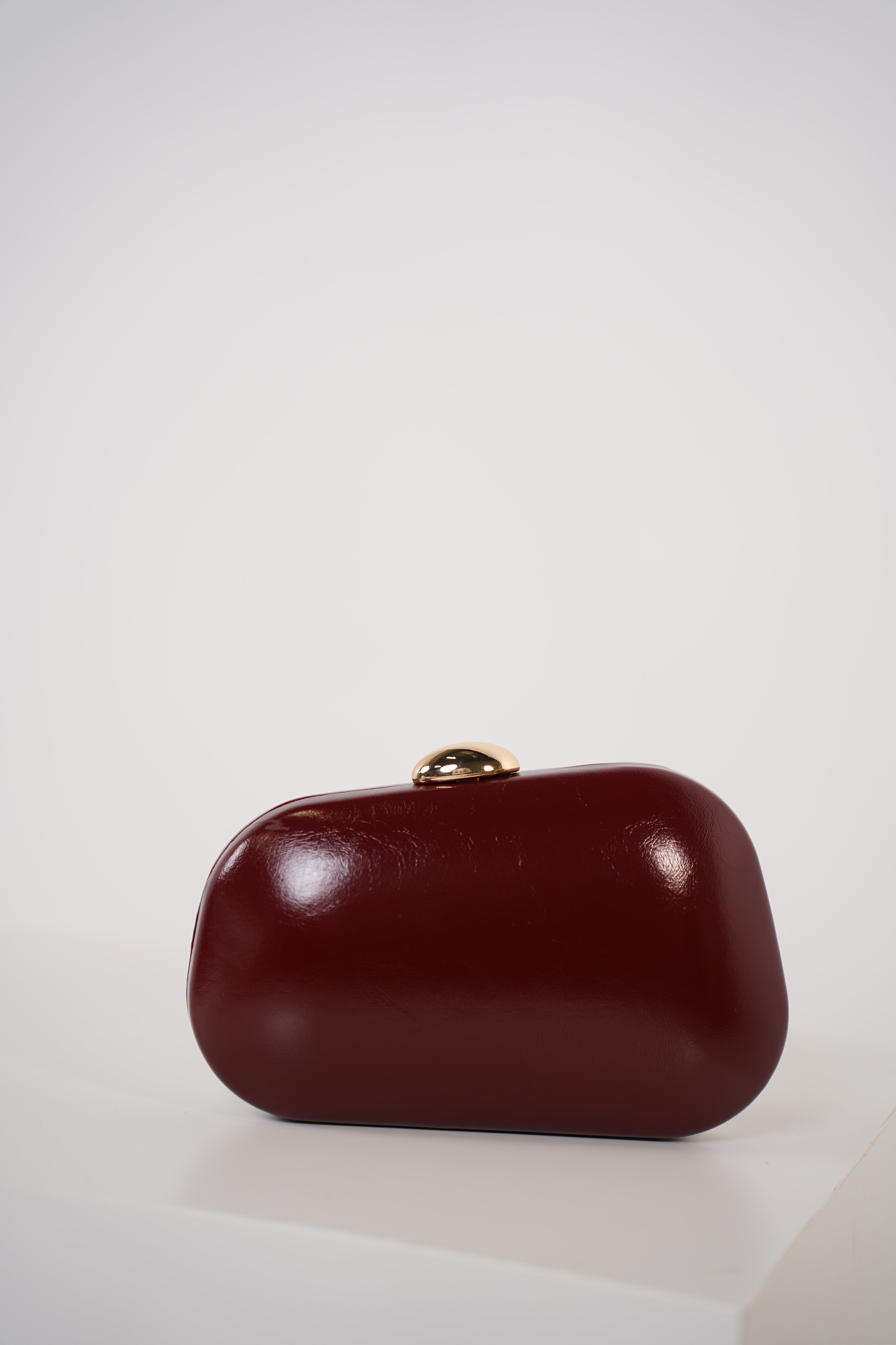 Cianan Clutch – Elegant, Minimal & Timelessly Chic