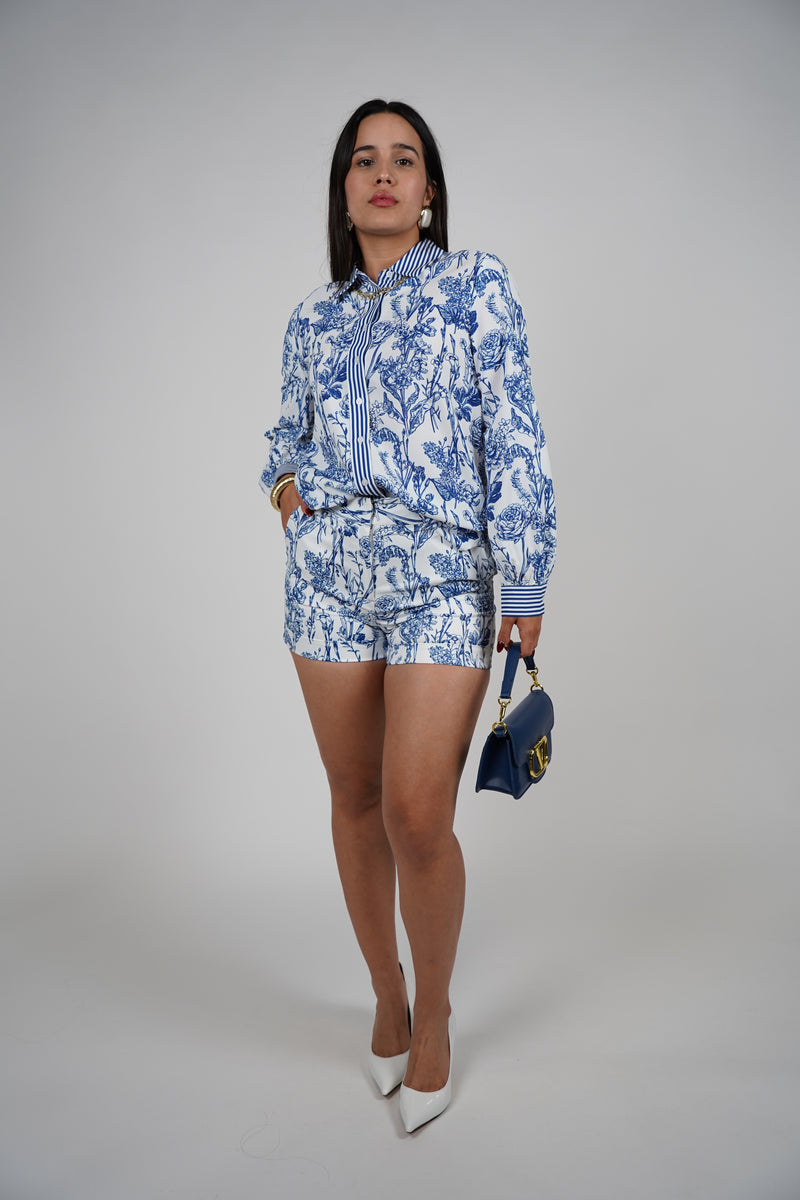 Xeni Shorts Set – Blue Floral Elegance in a Classic Fit