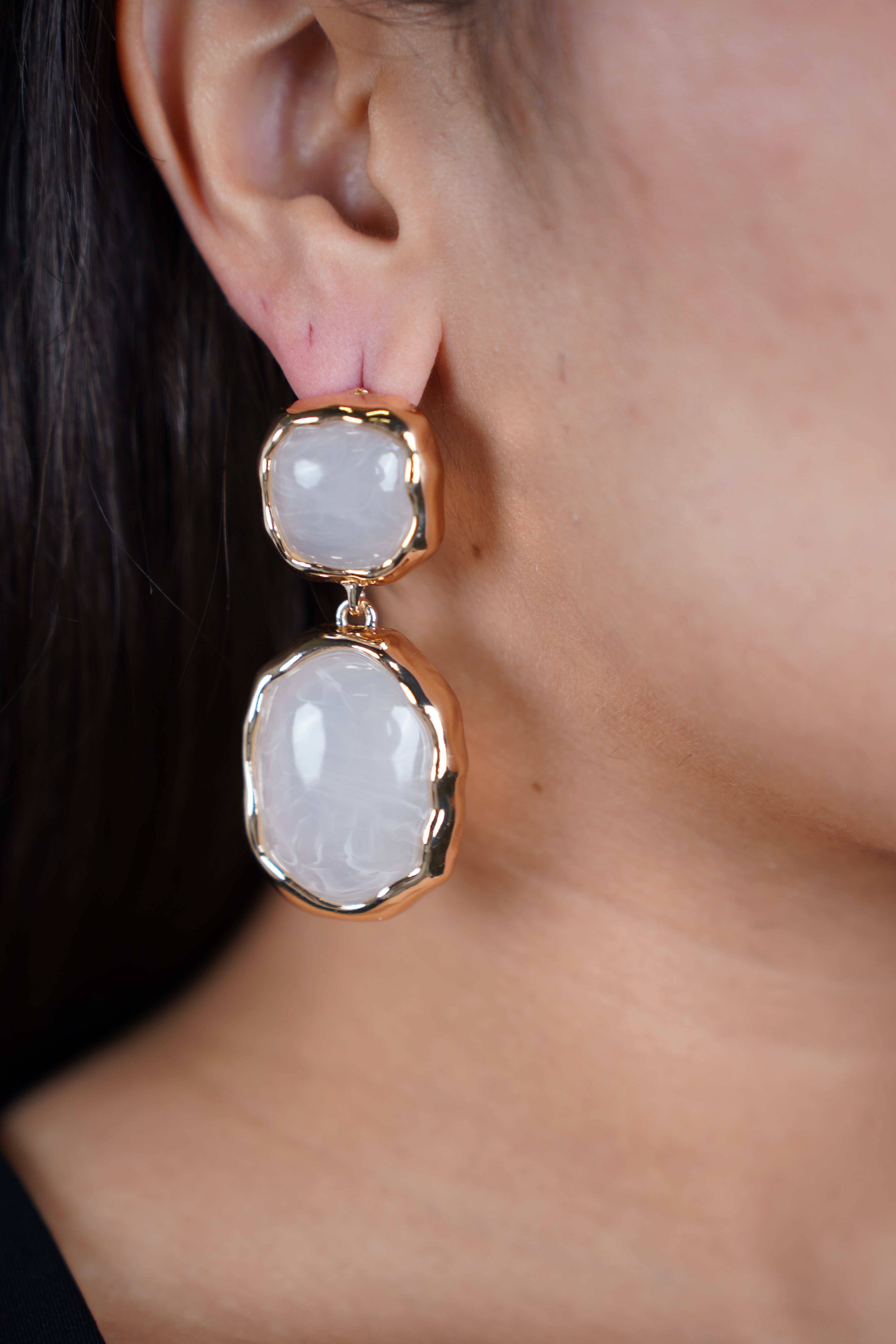 Novea Dangle Earrings – Elegant, Glossy & Luxe Statement