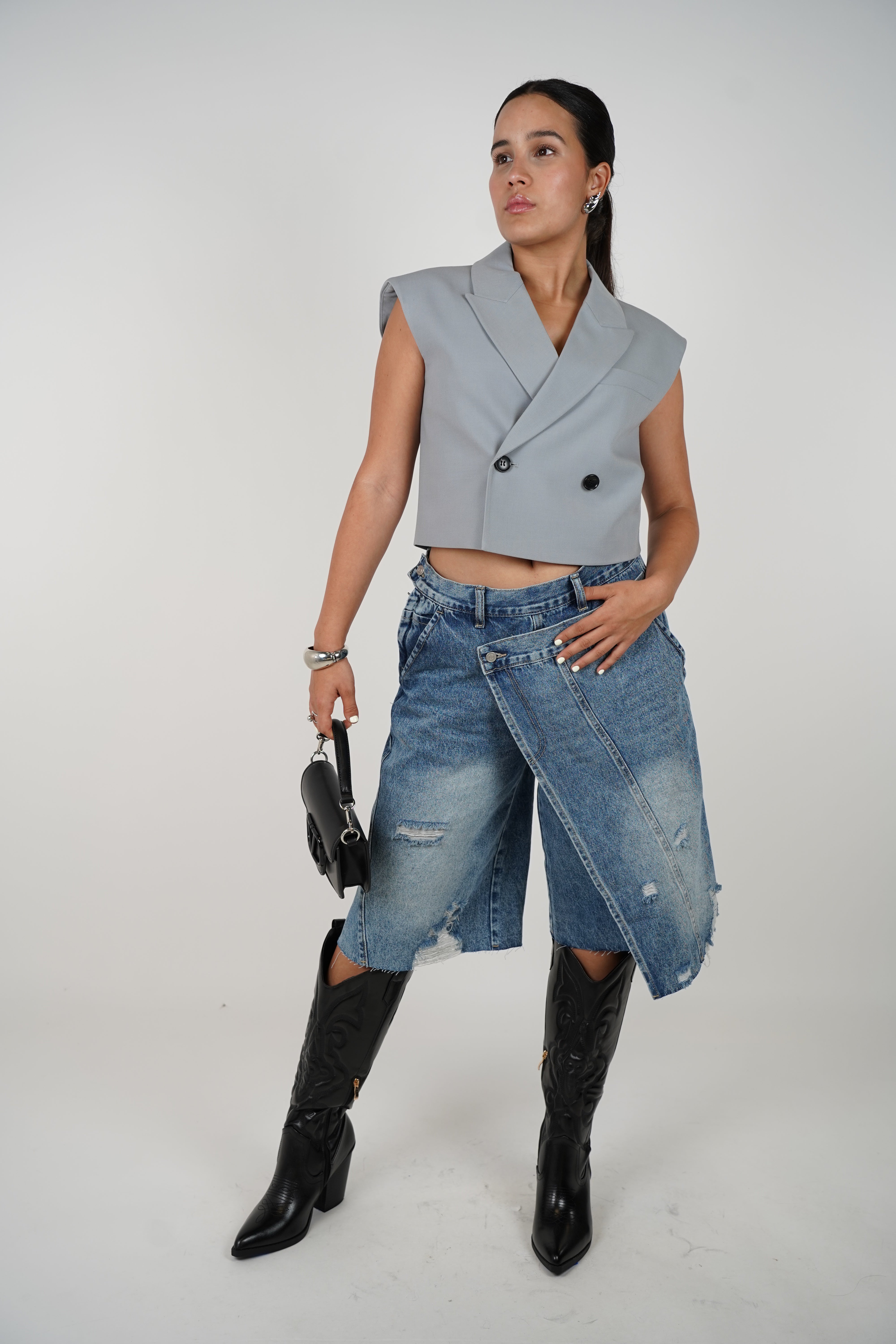 Tanel Ripped Bermudas – Asymmetrical Edge Meets Casual Cool