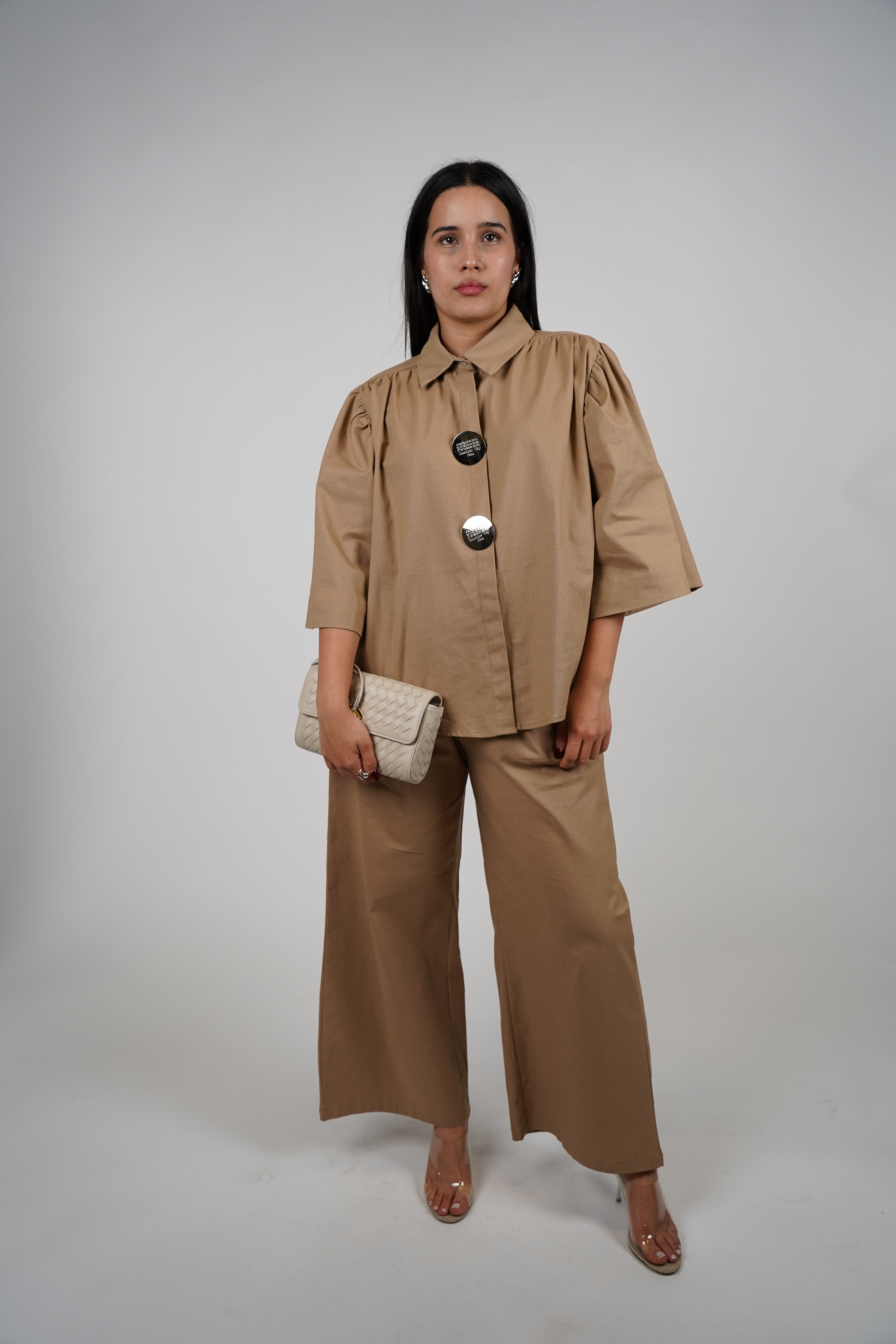 Yolia Linen Pants Set – Effortless Statement in Lightweight Style