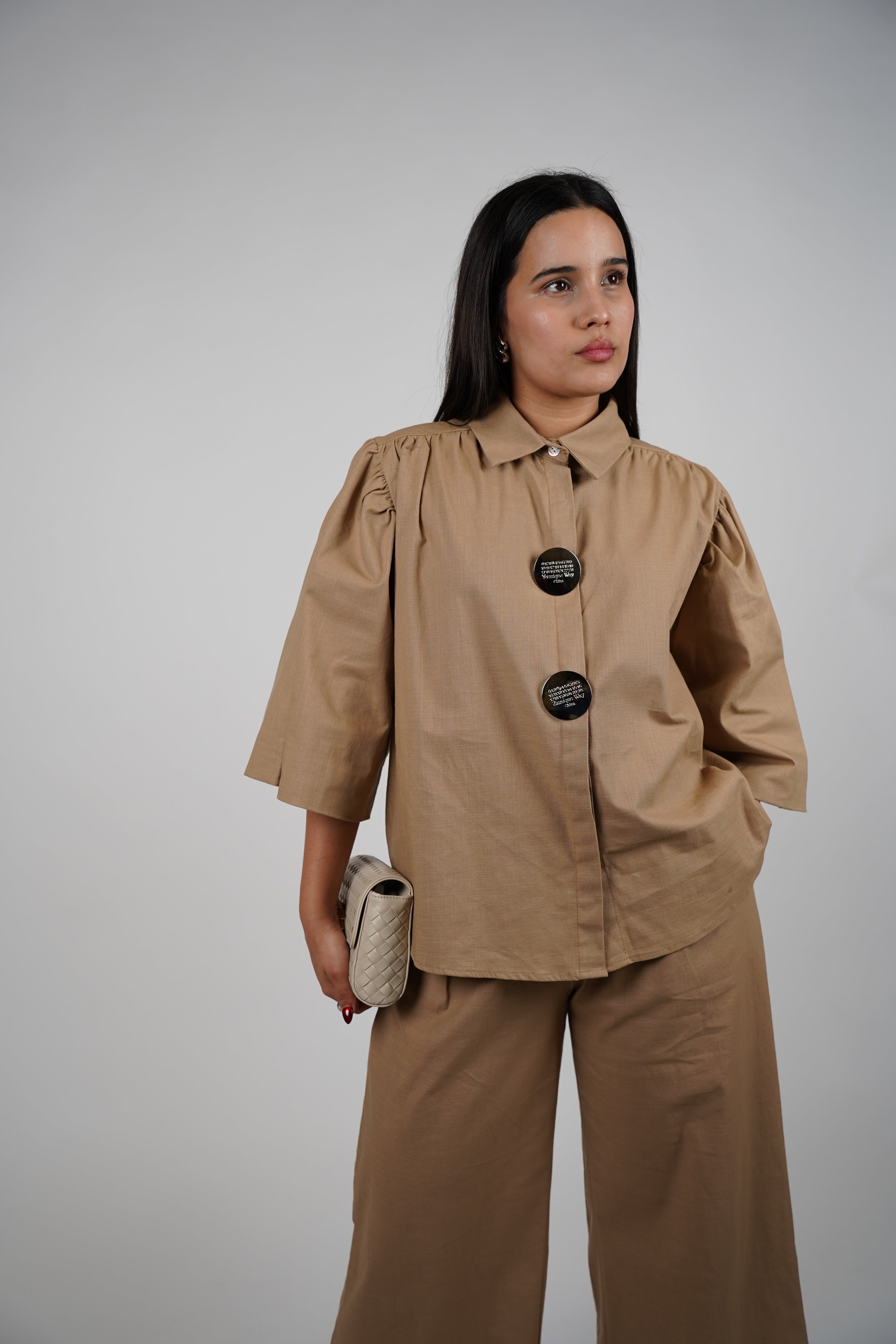 Yolia Linen Pants Set – Effortless Statement in Lightweight Style