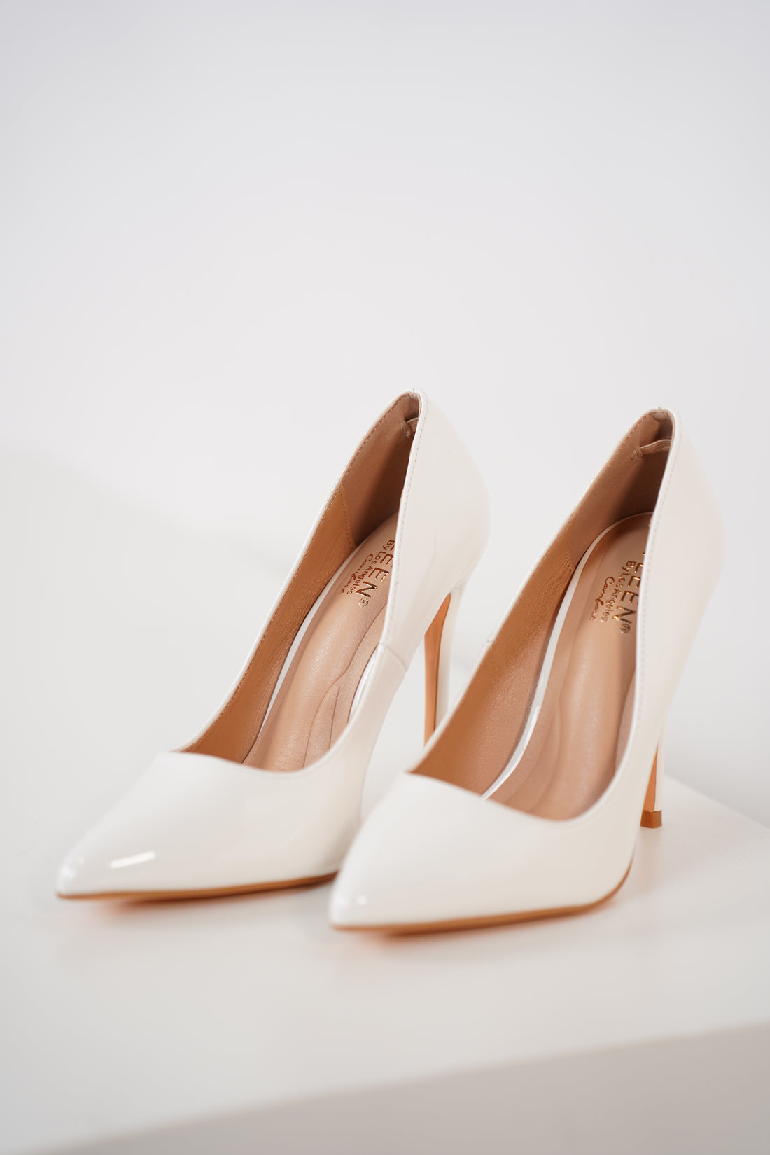 Nuvia Pumps – Sleek Classic Pointed-Toe Elegance