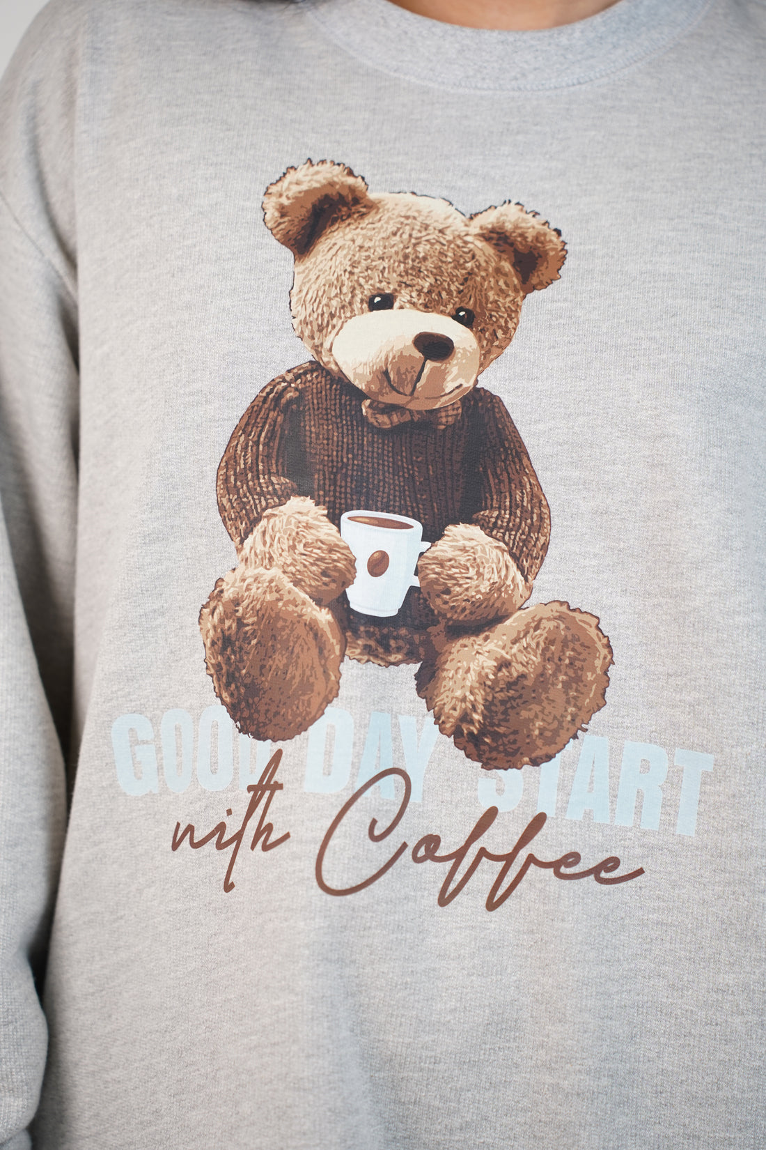 Fioraé Bear Sweatshirt – Cozy Coffee-Lover Graphic