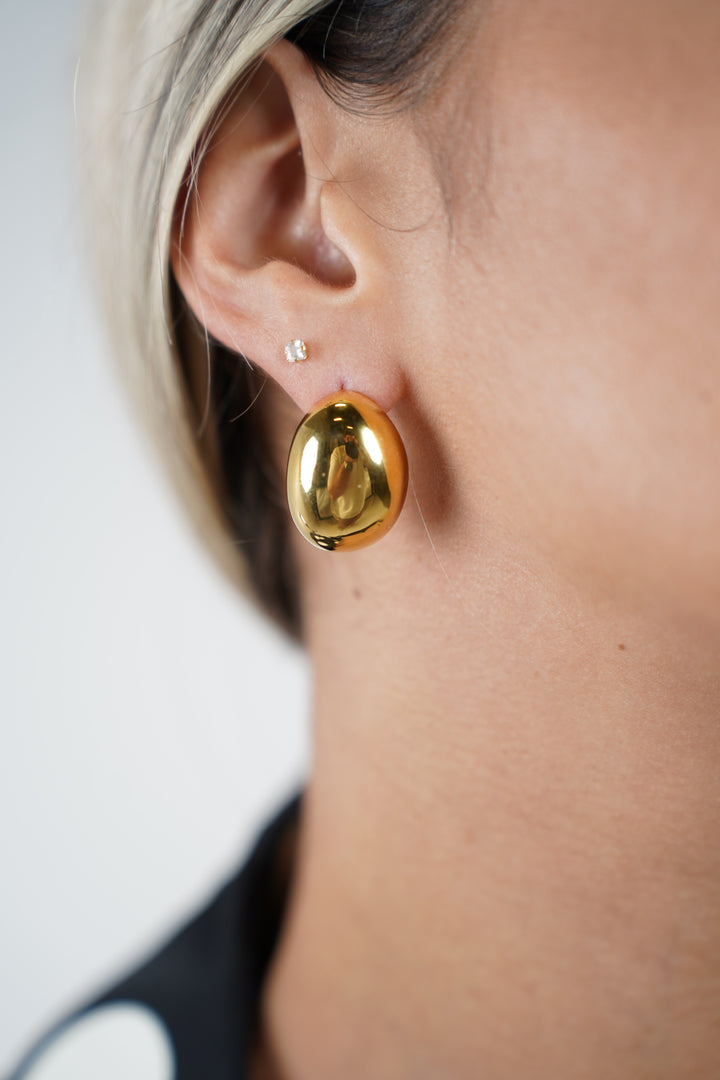 Alia Stud Earrings – Bold Domed Gold Studs with Mirror Shine Finish