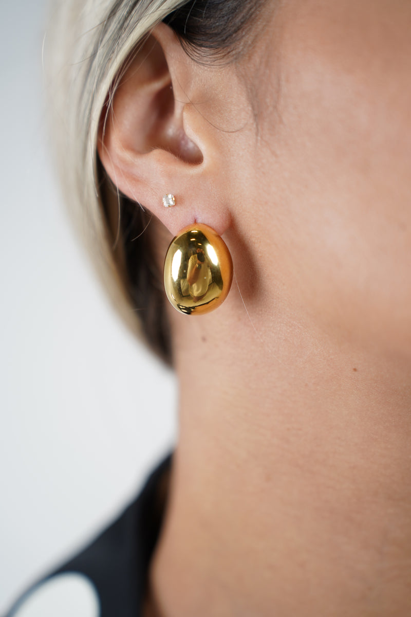 Alia Stud Earrings – Bold Domed Gold Studs with Mirror Shine Finish