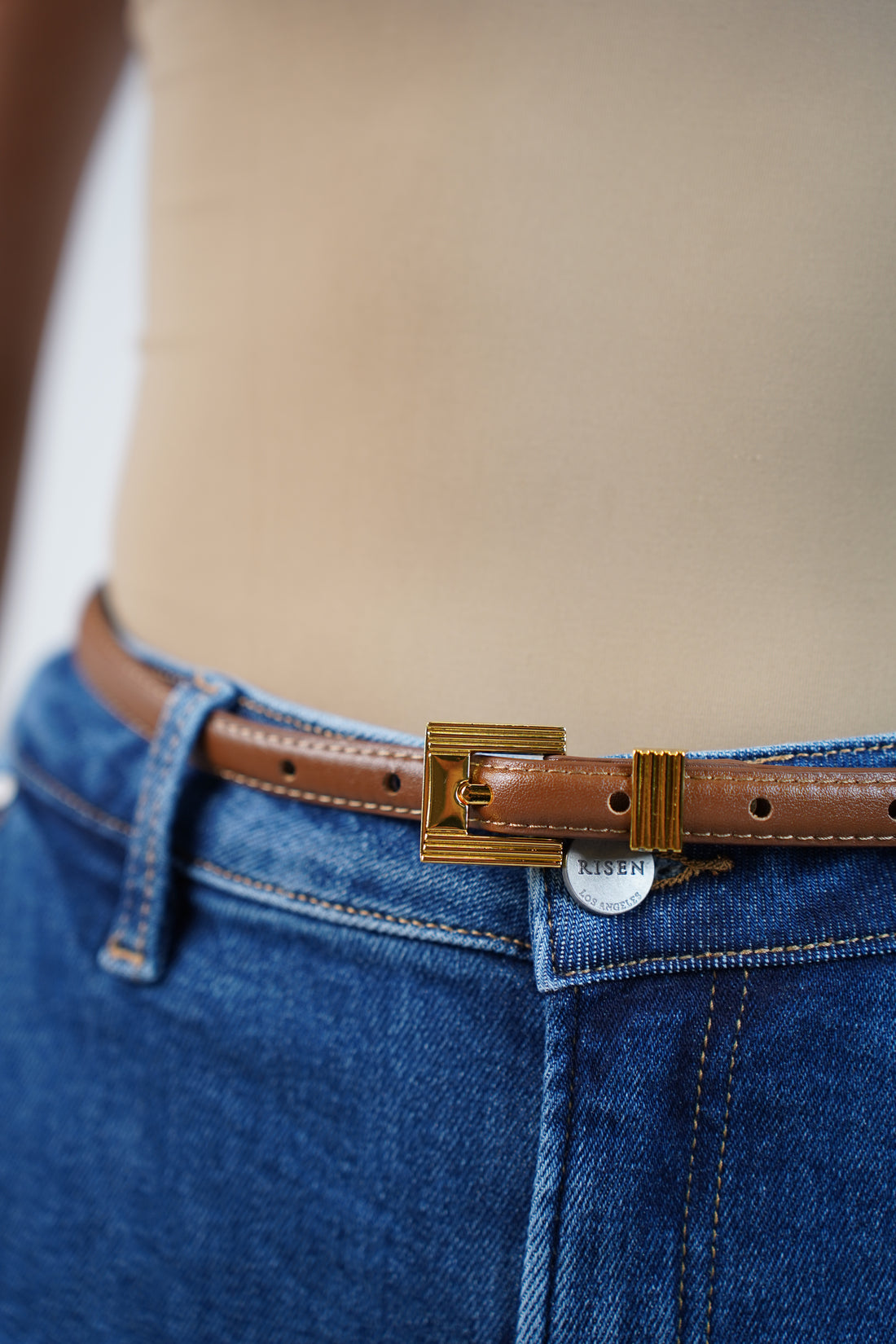 Averin Square Buckle Belt – Chic Minimal Leather Accent