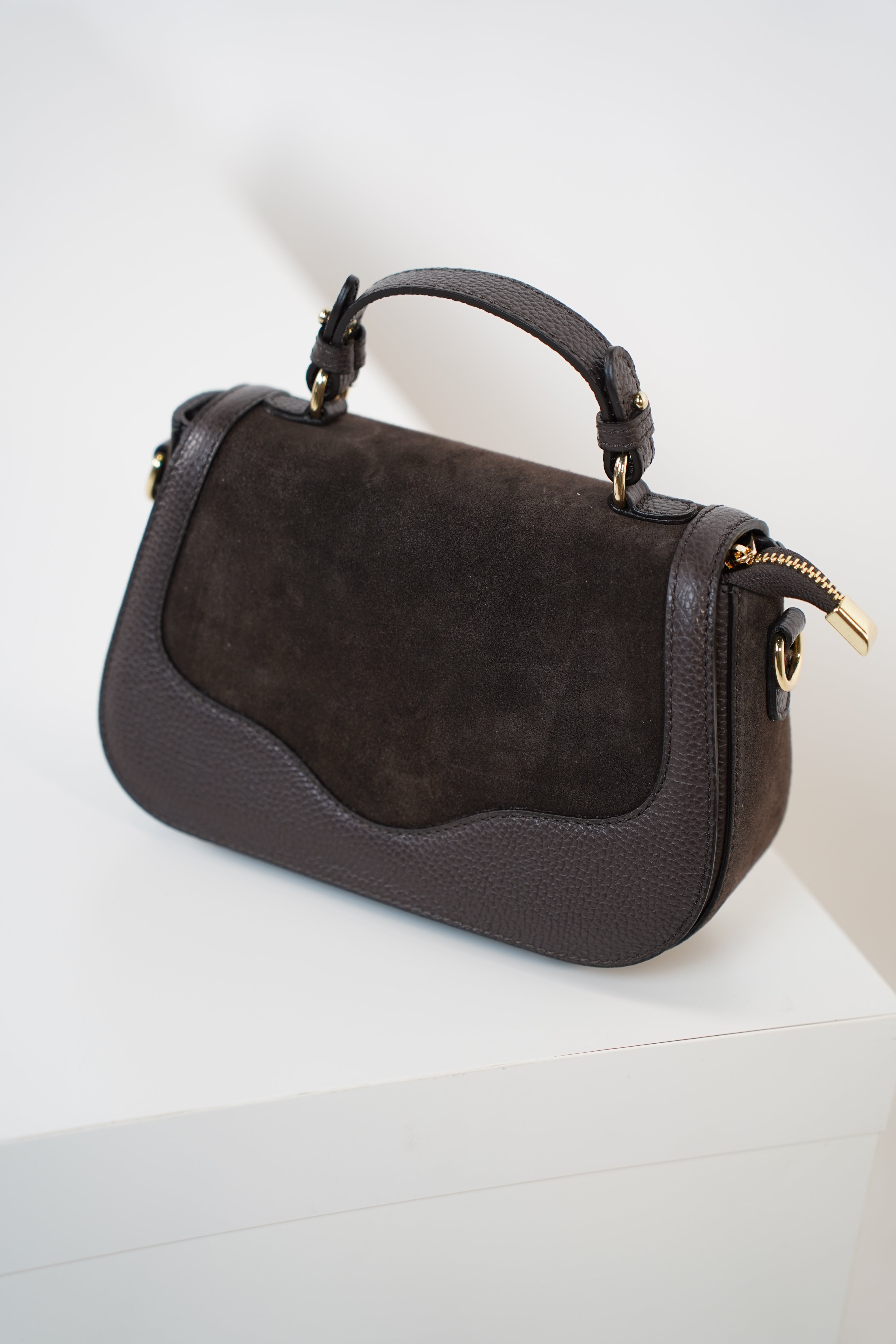 Davia Handbag – Timeless Sophistication with Modern Texture