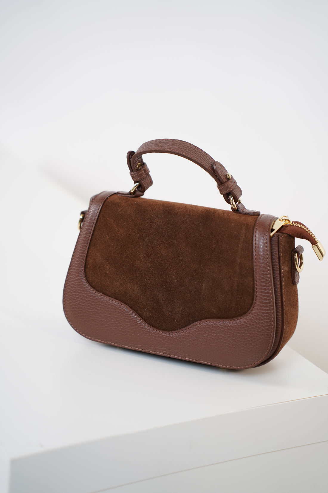Davia Handbag – Timeless Sophistication with Modern Texture