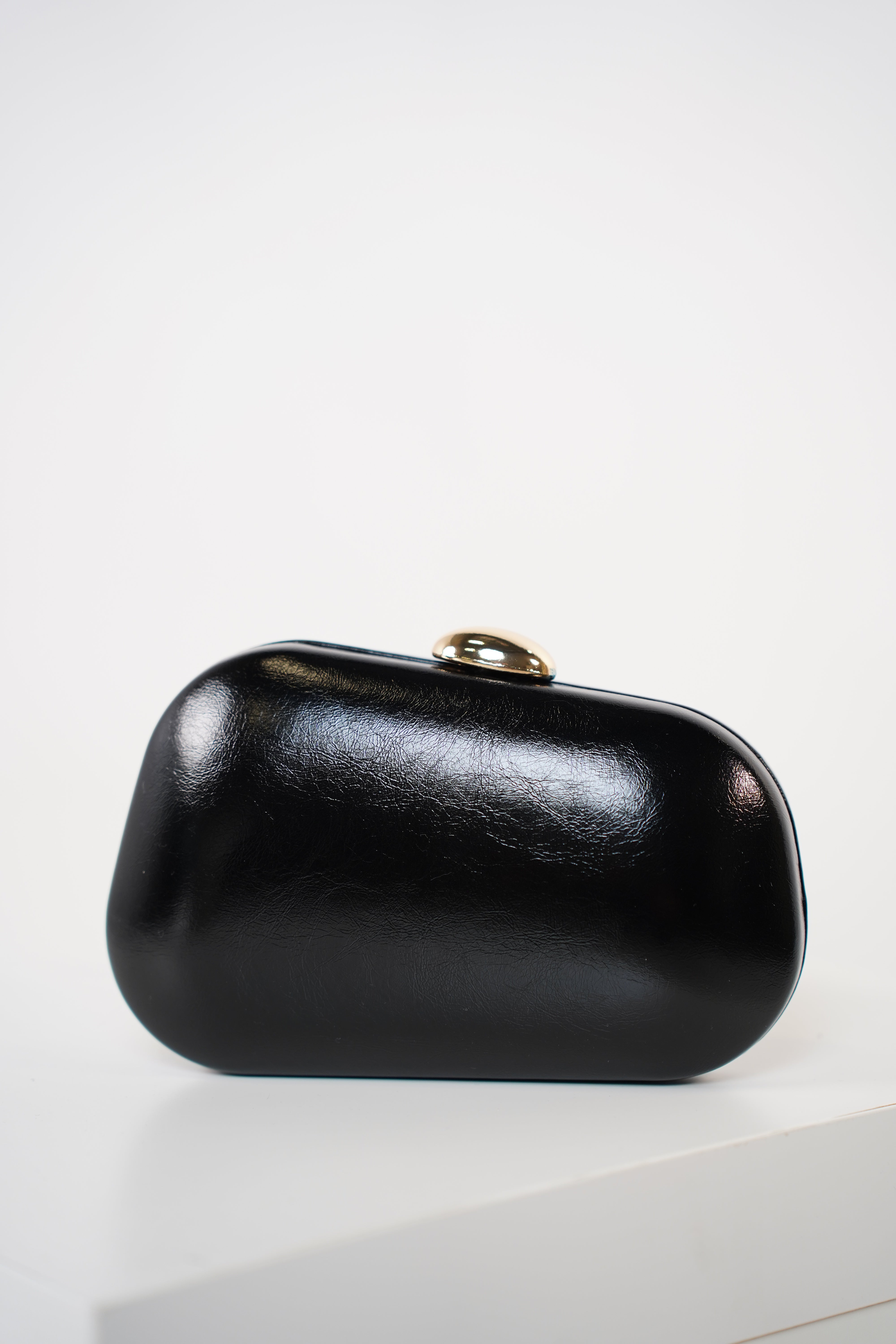 Cianan Clutch – Elegant, Minimal & Timelessly Chic