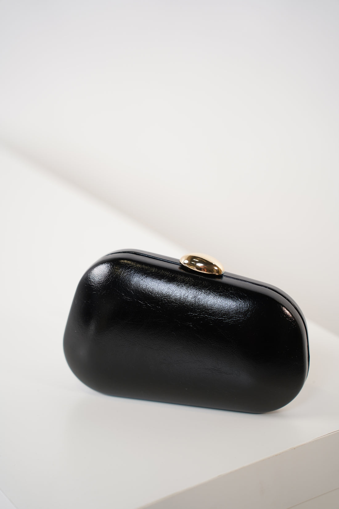 Cianan Clutch – Elegant, Minimal & Timelessly Chic