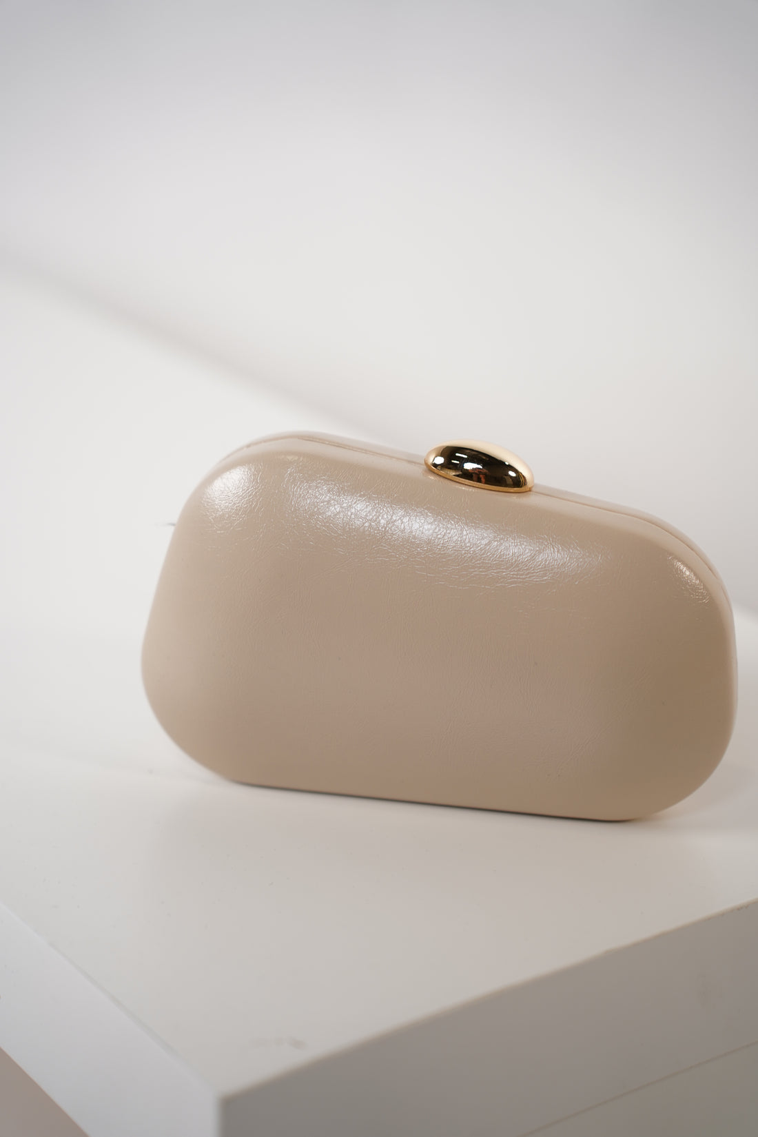 Cianan Clutch – Elegant, Minimal & Timelessly Chic