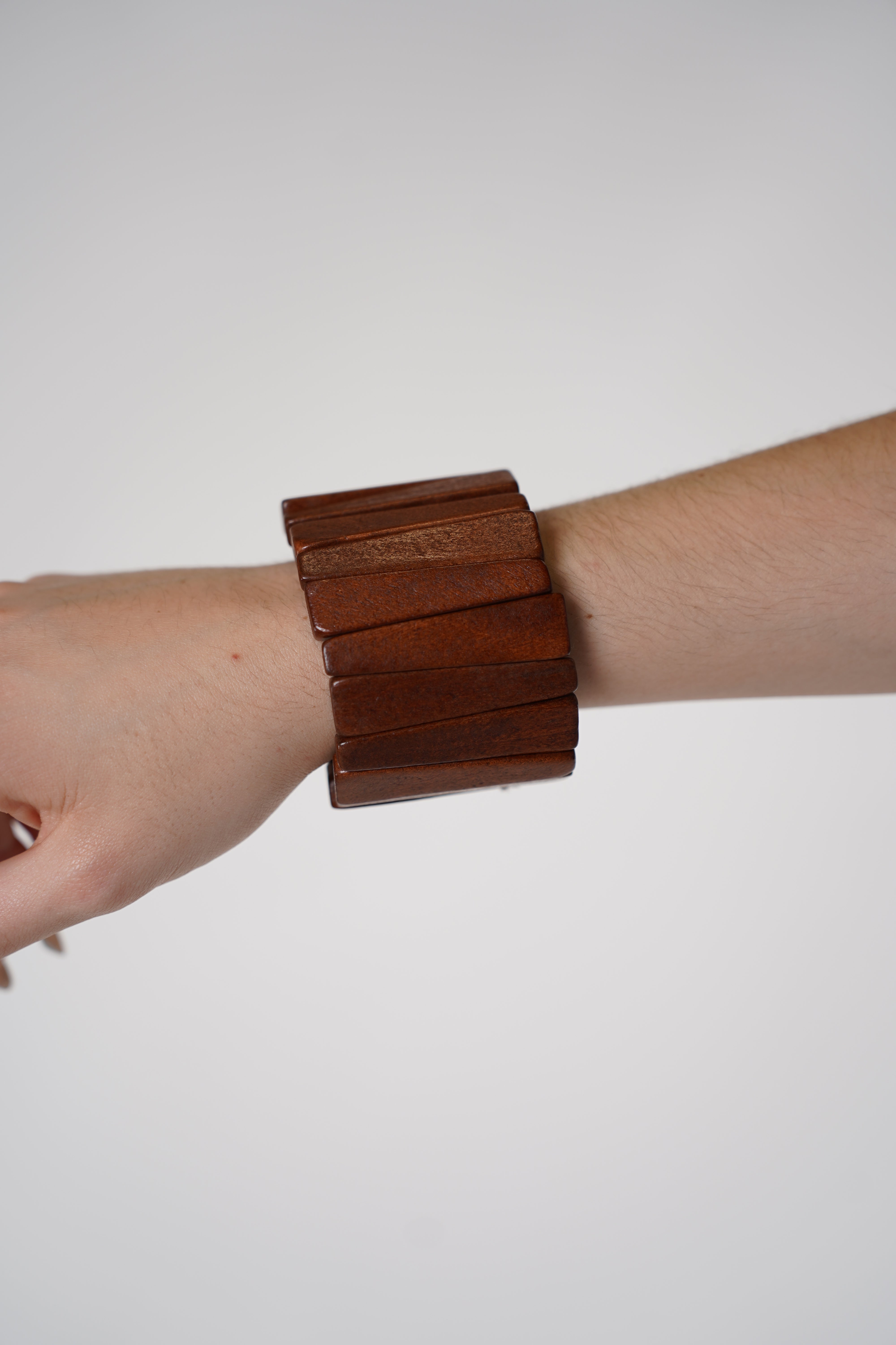 Omera Stretchy Bracelet – Earthy Wood-Inspired Color Block Bangle
