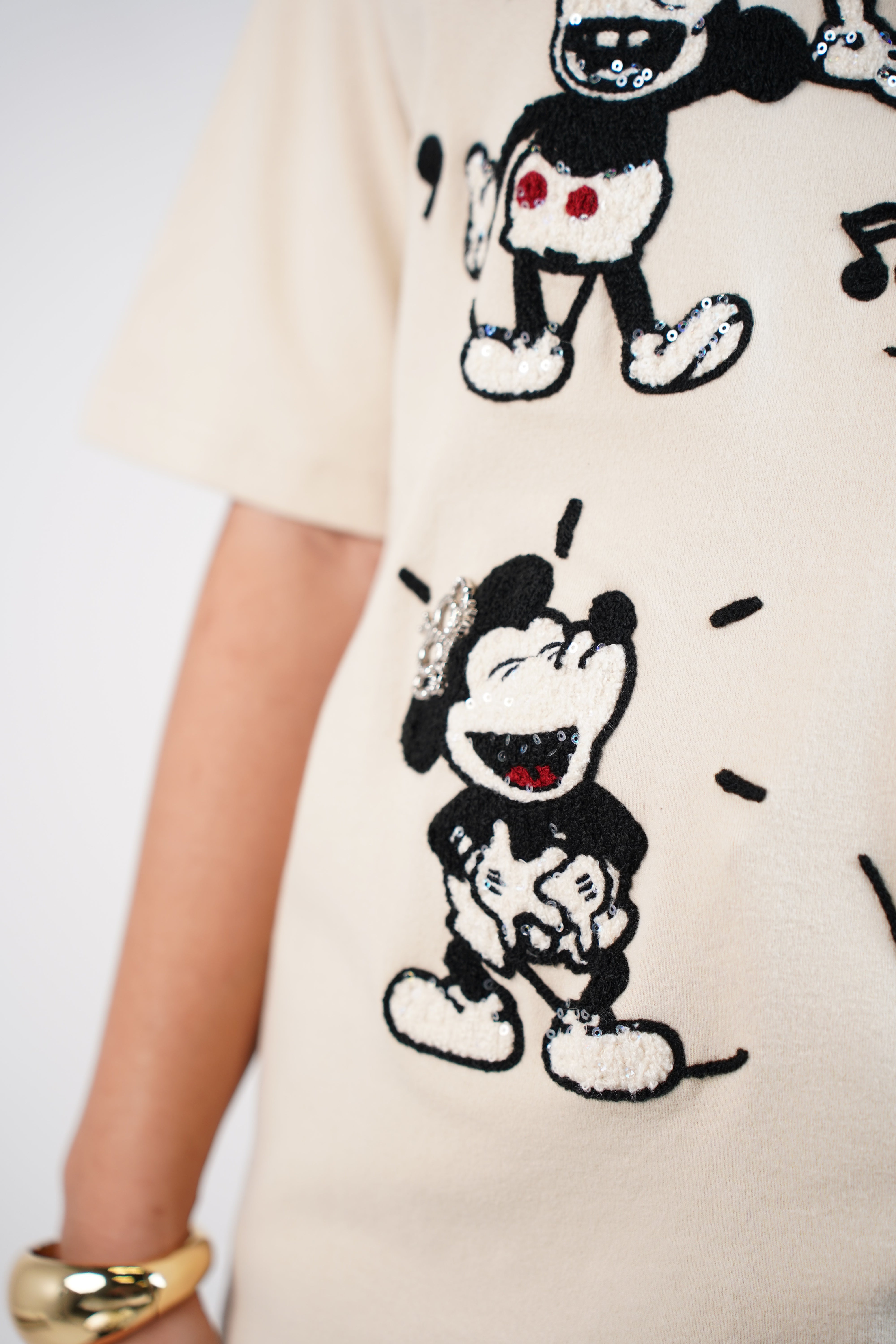 Noreil Oversized Mickey Shirt – Playful Graphic Statement Tee