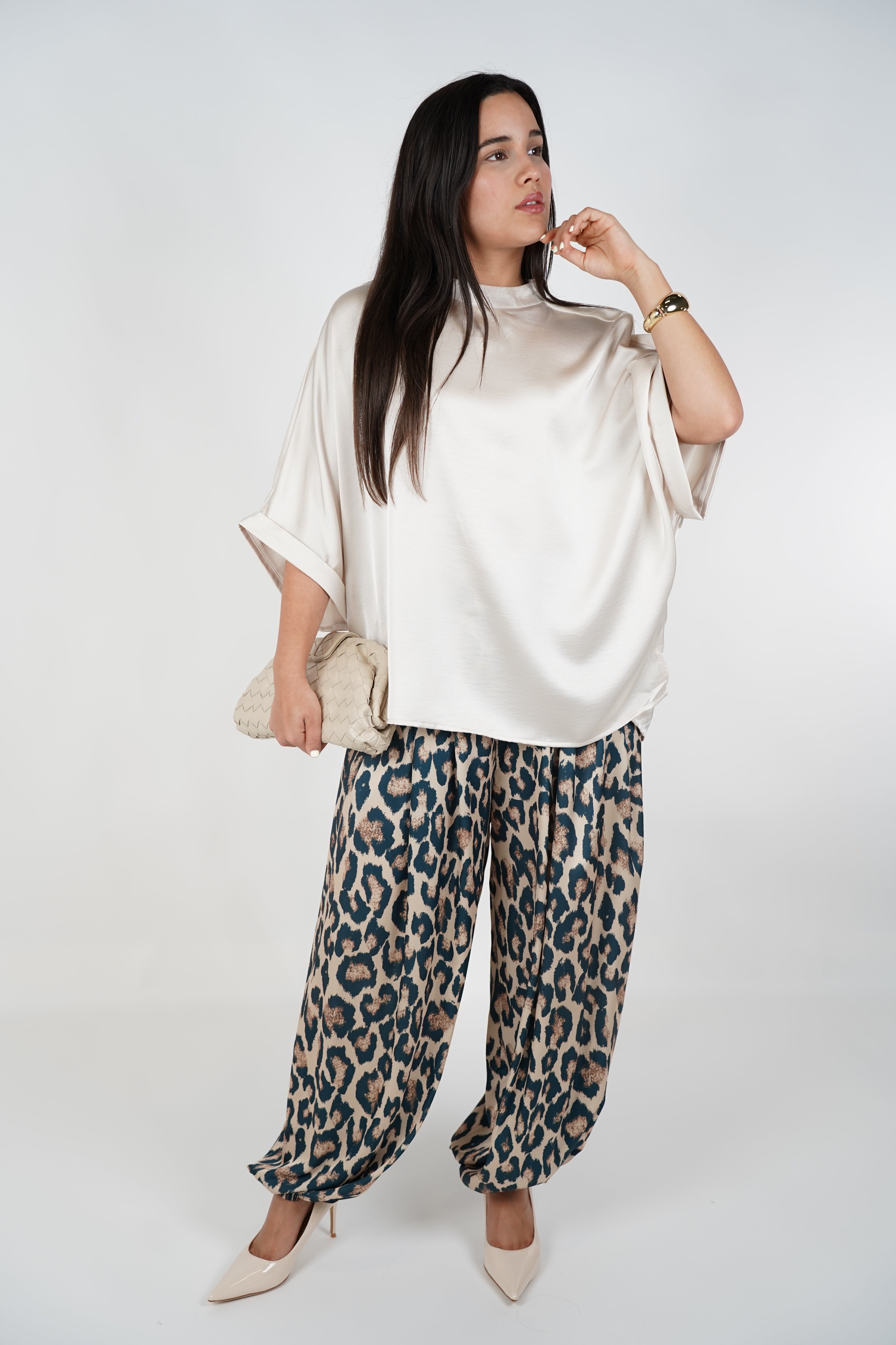 Vexira Oversized Blouse – Effortless Elegance in Luxe Black Satin