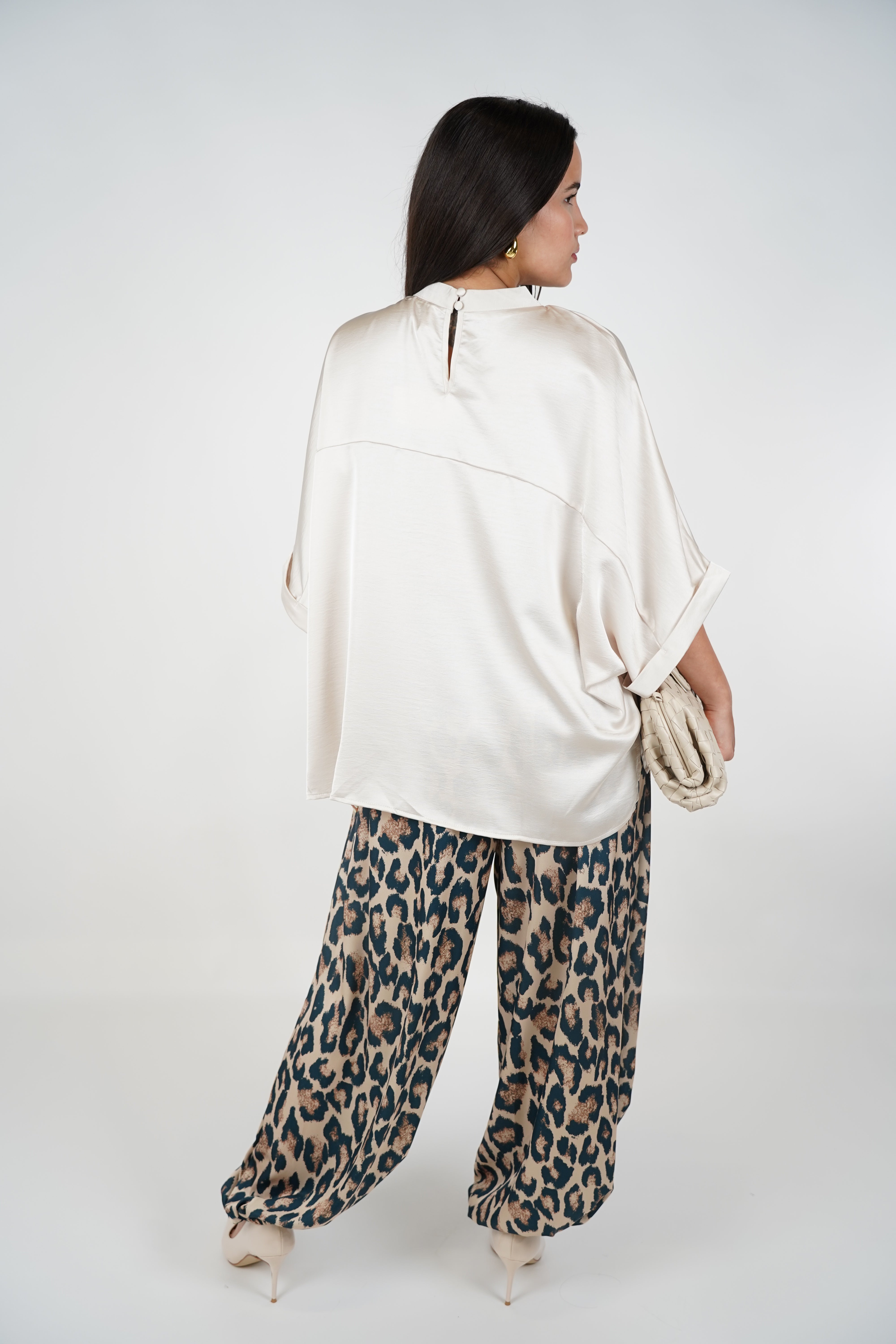 Vexira Oversized Blouse – Effortless Elegance in Luxe Black Satin