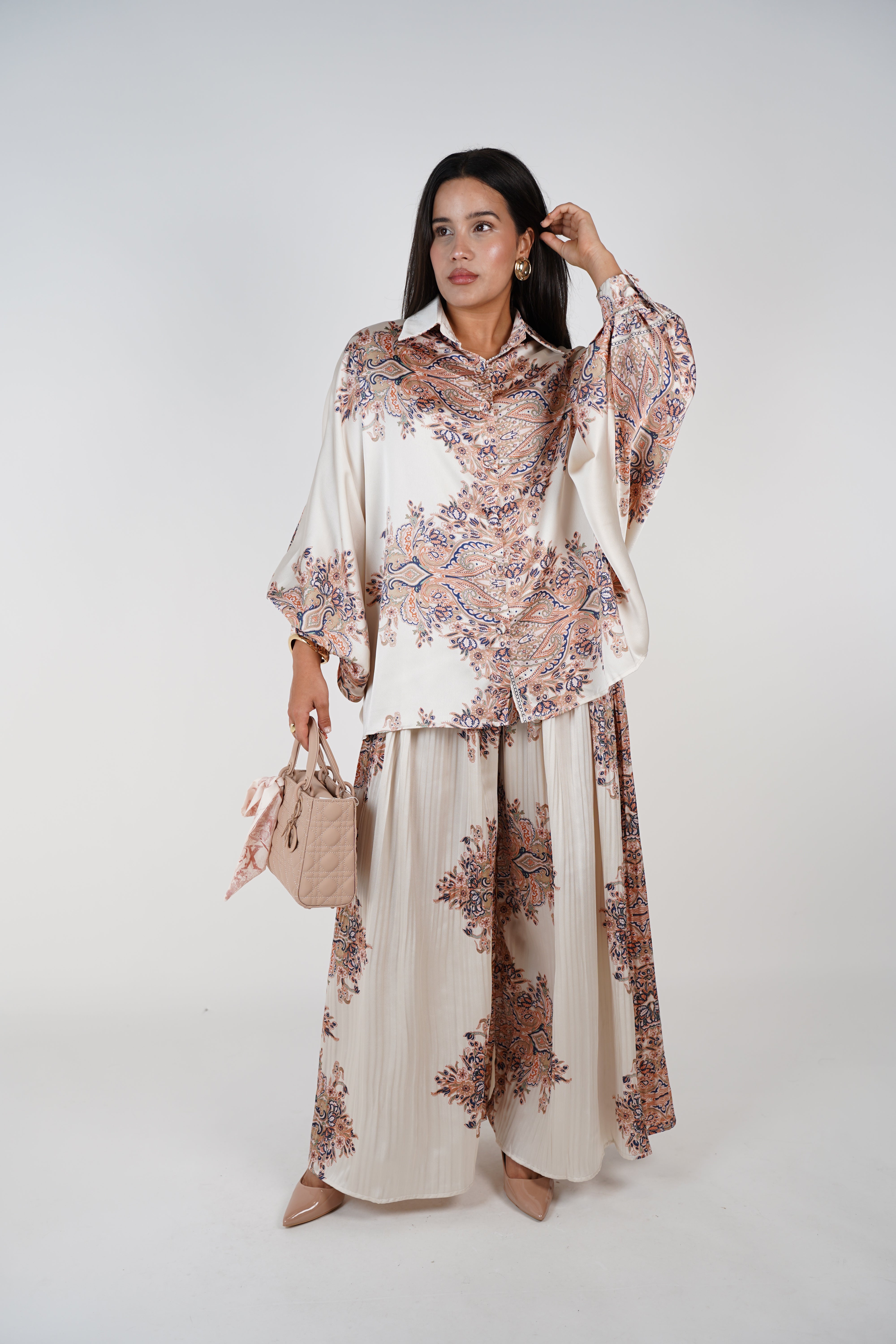 Kysa Stamped Pants Set – Elegant Satin Pleated Set with Paisley Print