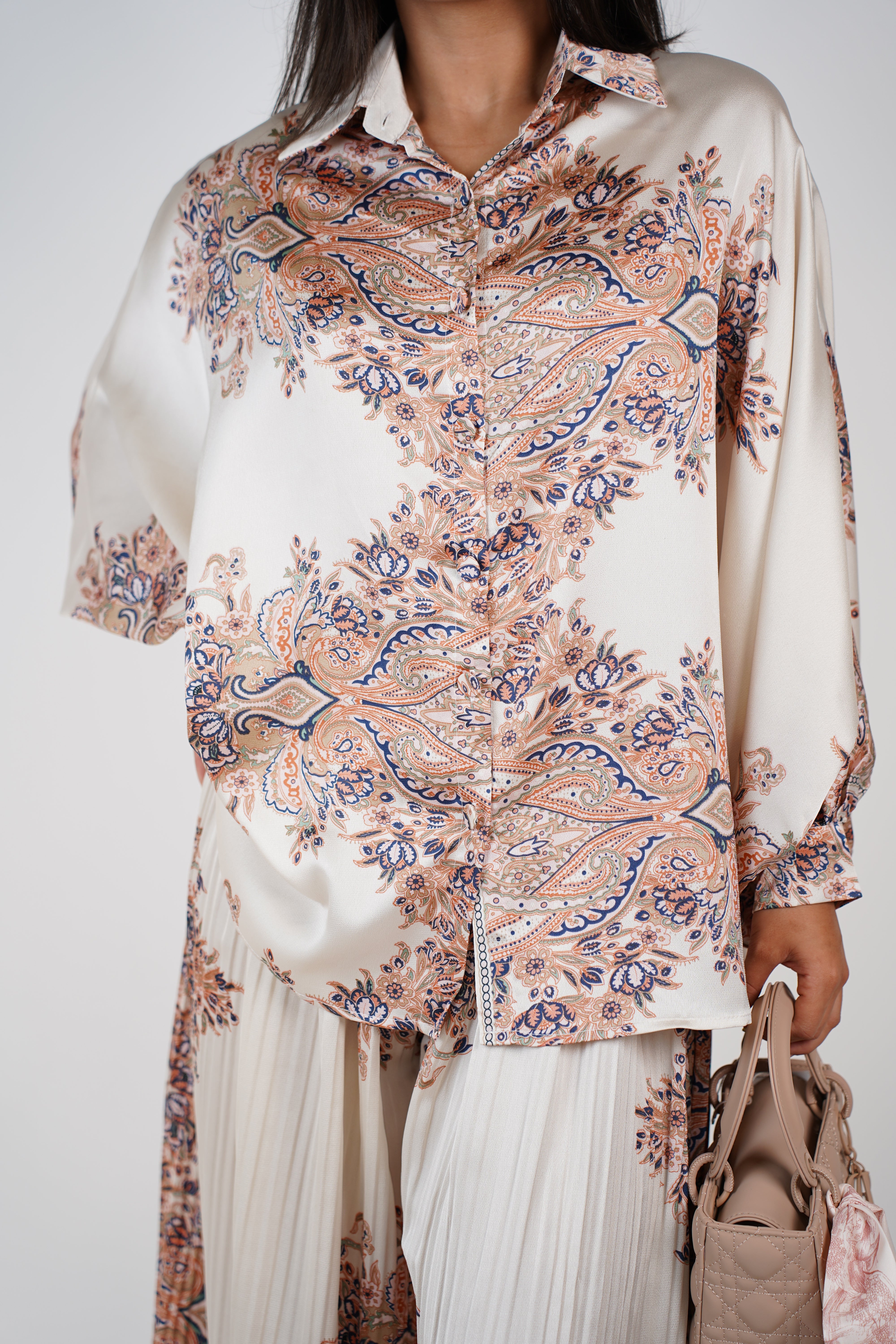 Kysa Stamped Pants Set – Elegant Satin Pleated Set with Paisley Print