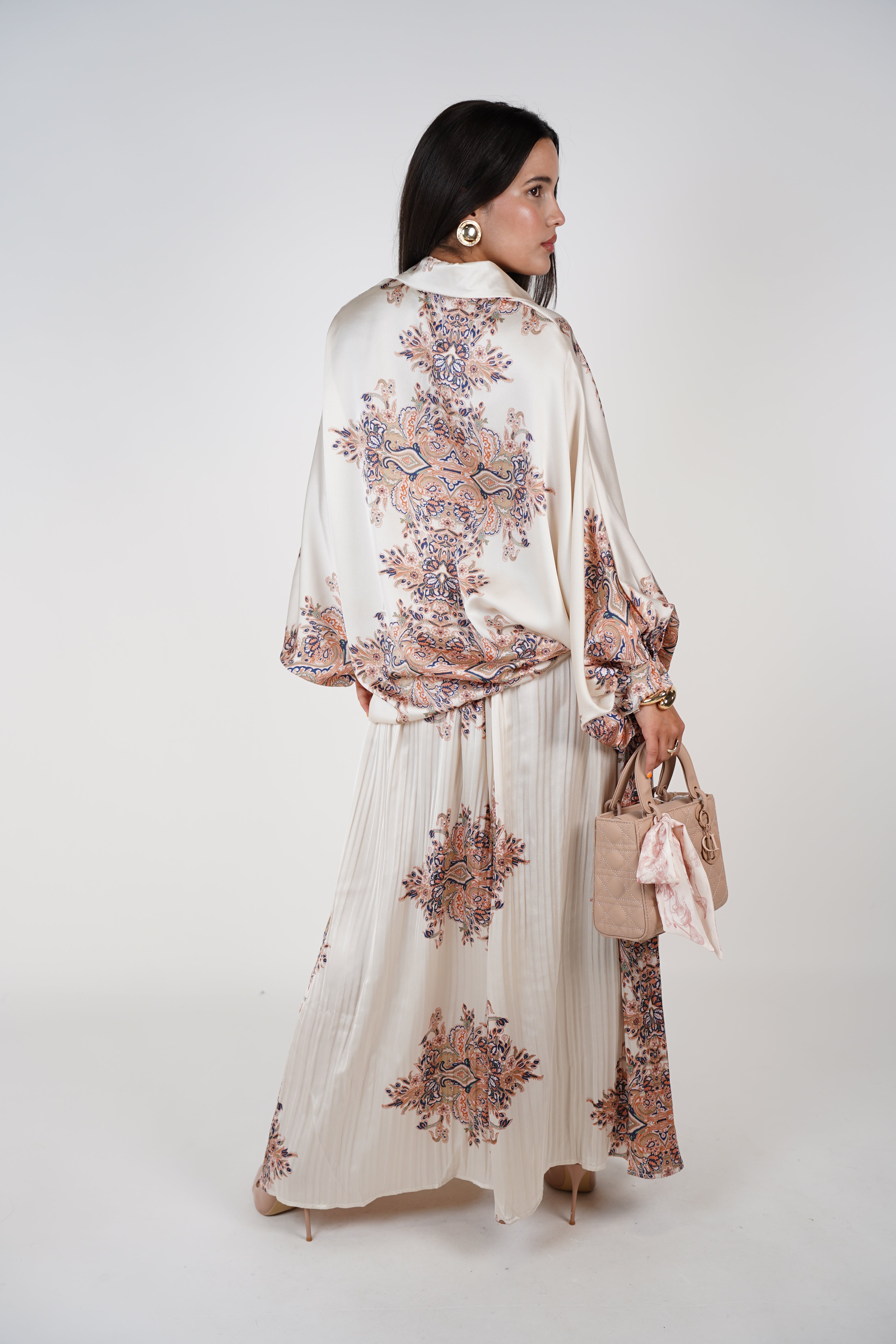 Kysa Stamped Pants Set – Elegant Satin Pleated Set with Paisley Print