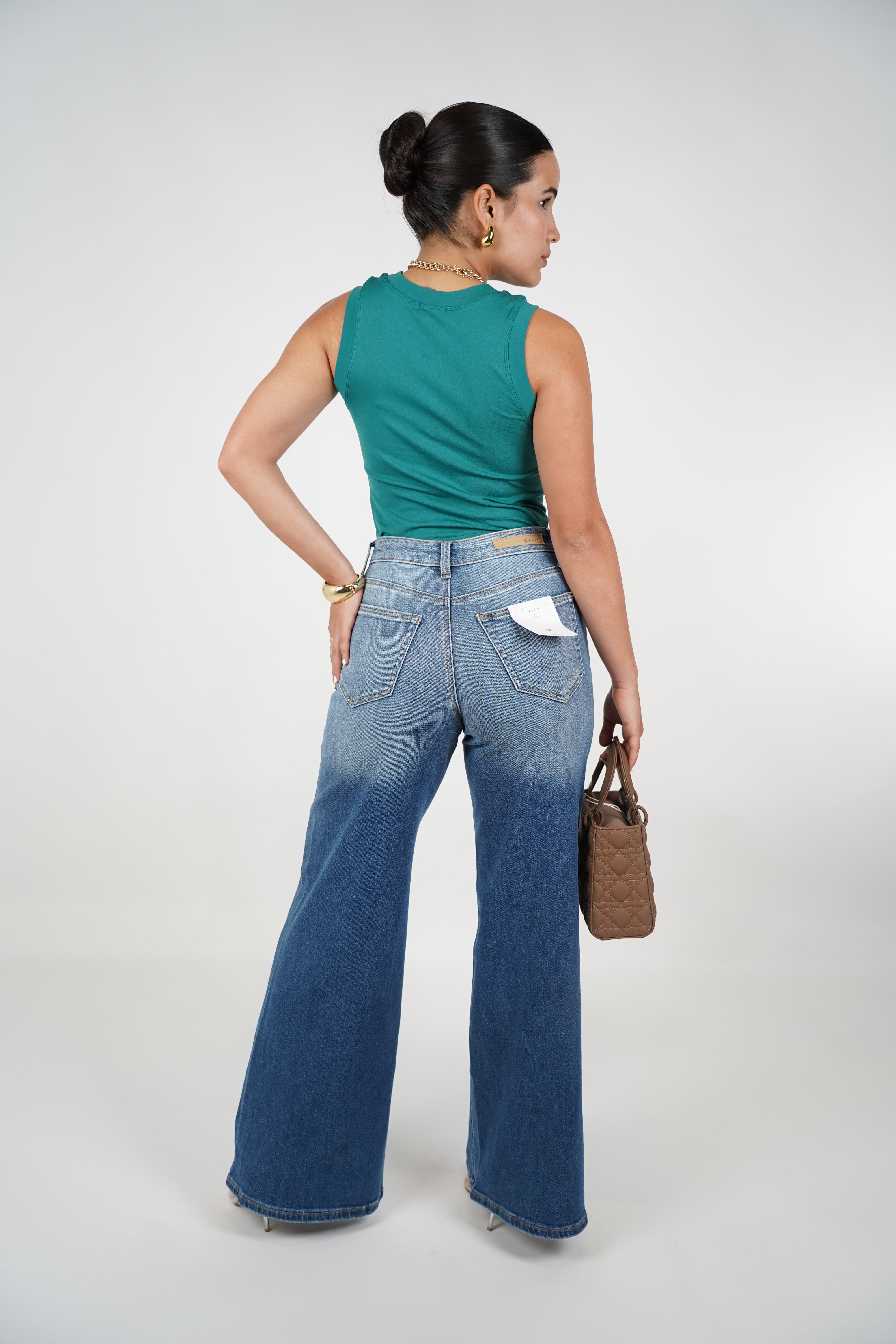 Neysa Wideleg Jeans – Bold, Sculpting Denim with Retro Flare