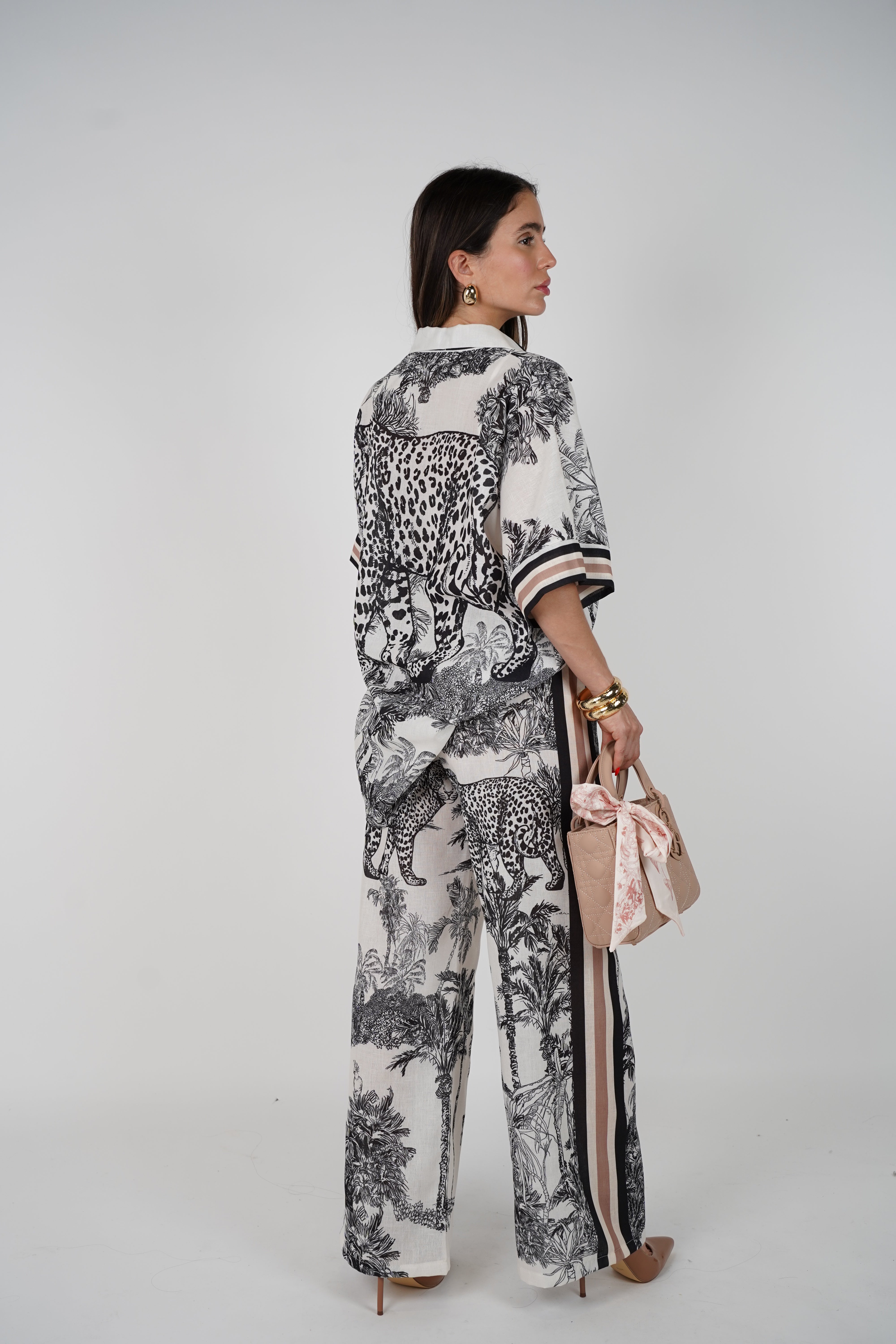 Kanel Stamped Linen Pants Set – Effortlessly Bold Safari Style