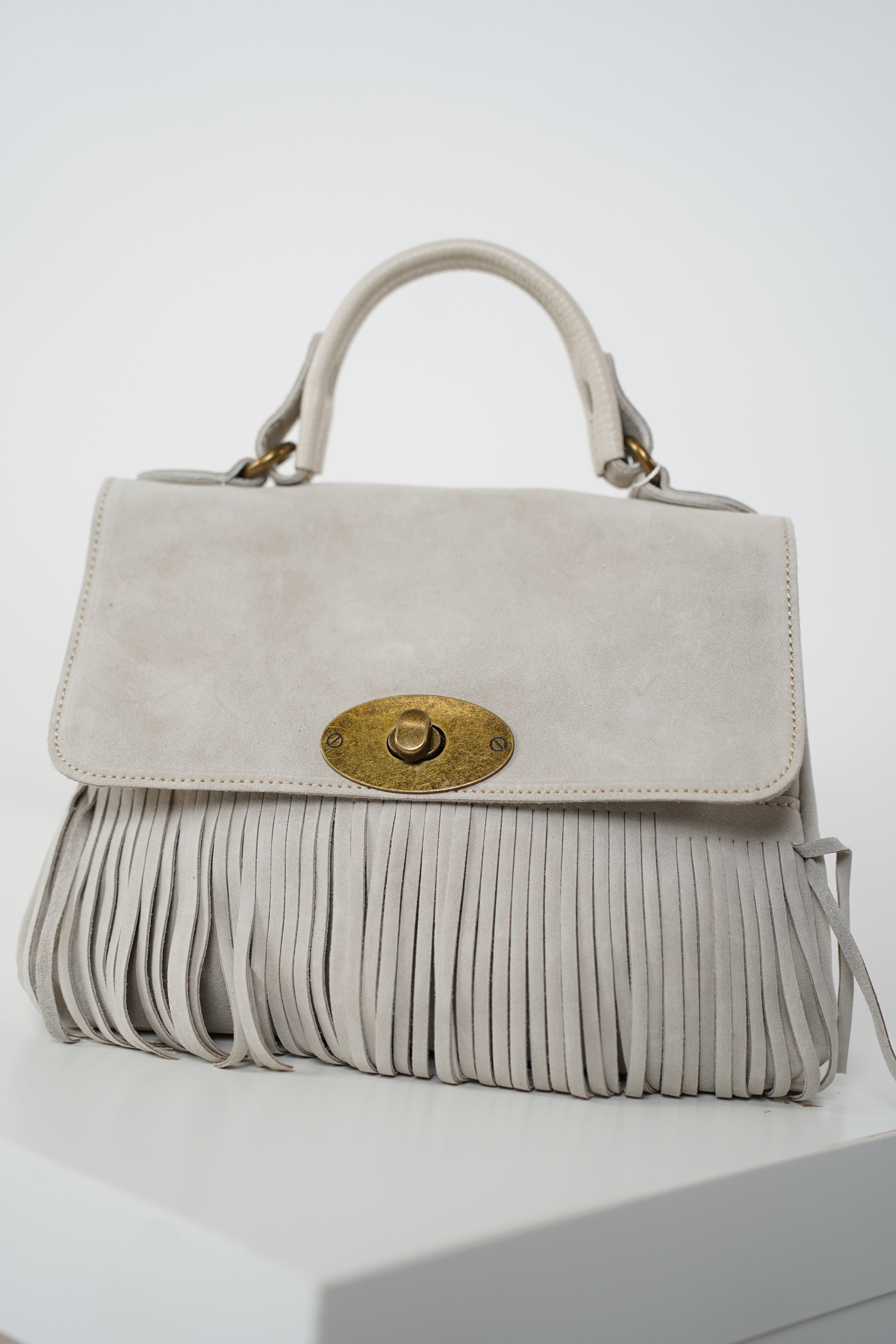 Rosae Bag – Fringe-Trimmed Suede Elegance
